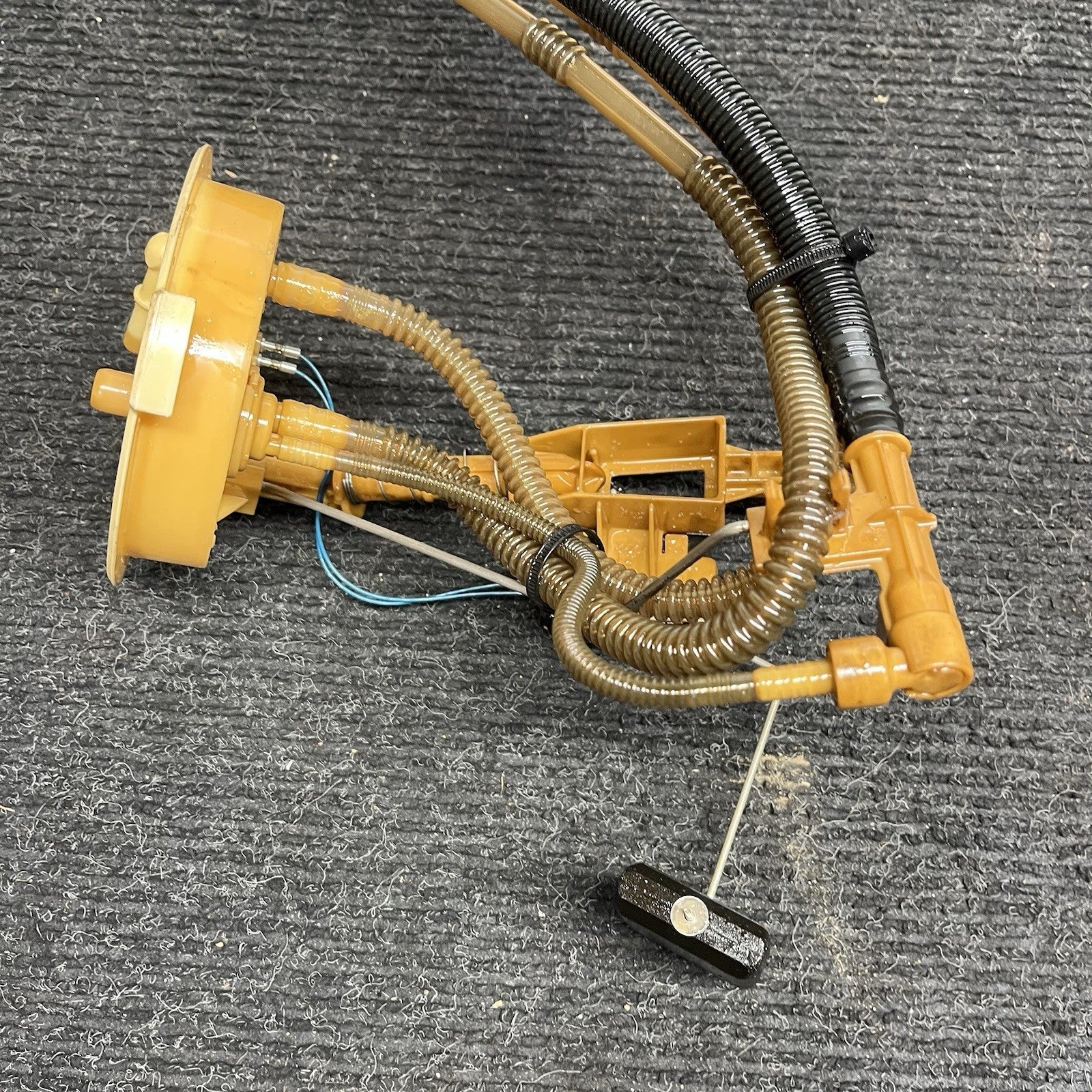 ☑️09-11 BMW E90 335d M57 Diesel Fuel Pressure Regulator Sending Unit 7190944 OEM