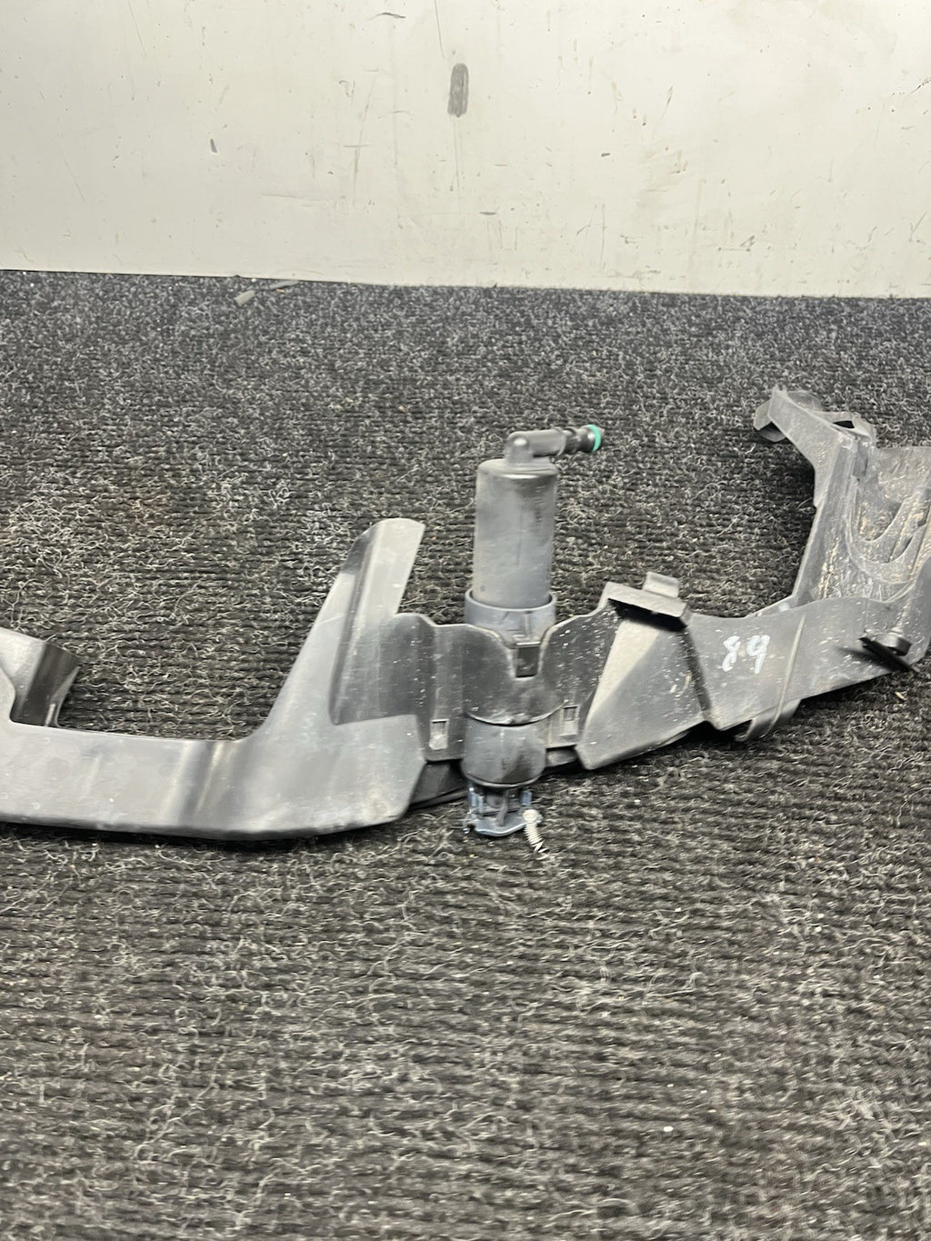 ☑️ 07-10 BMW E92/3 335 PreLci Front Right Passenger Headlight Arm Bracket Mount
