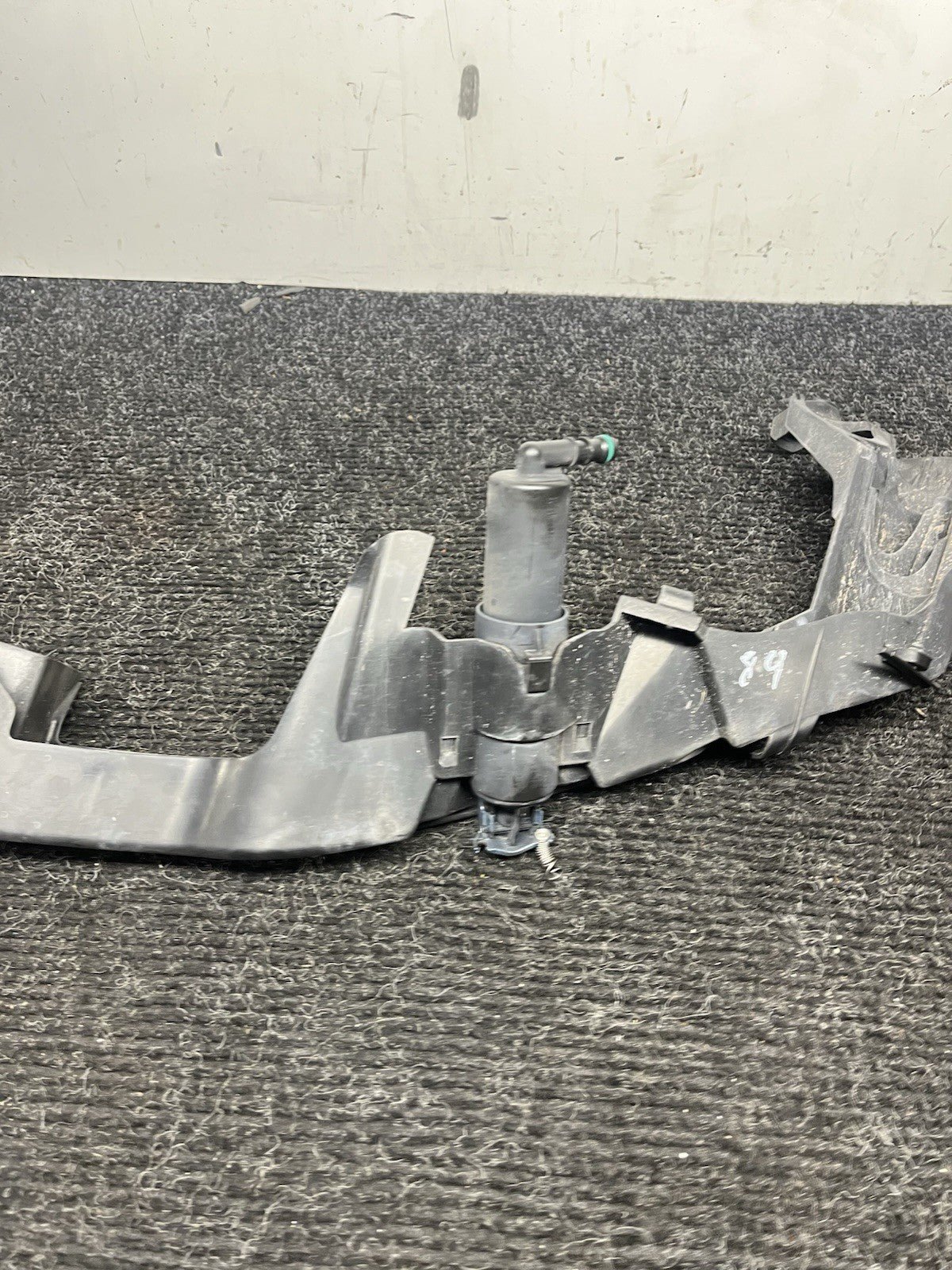☑️ 07-10 BMW E92/3 335 PreLci Front Right Passenger Headlight Arm Bracket Mount