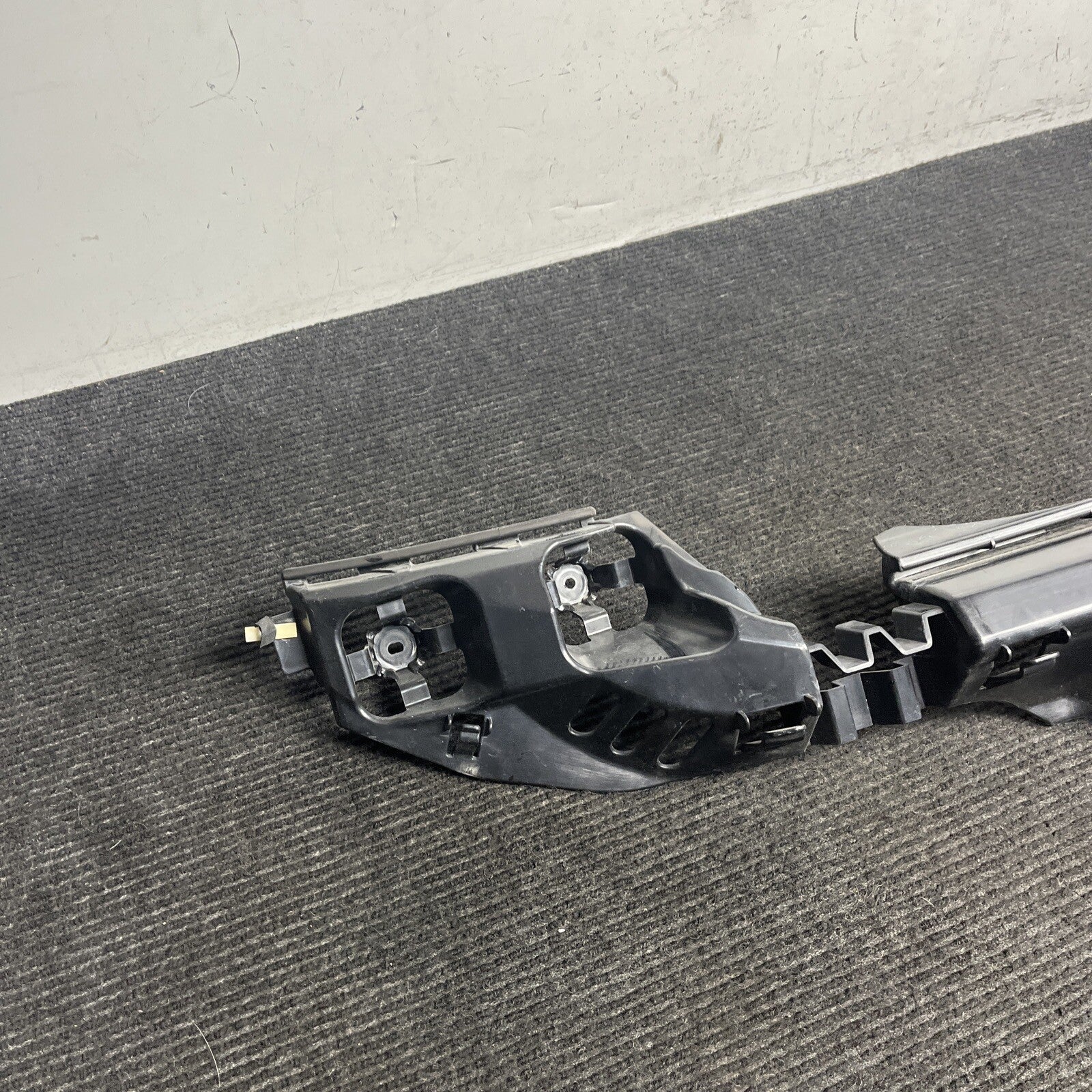 ☑️ OEM BMW 2 SERIES F22 F23 2014-2021 REAR BUMPER BRACKET SUPPORT 7285532