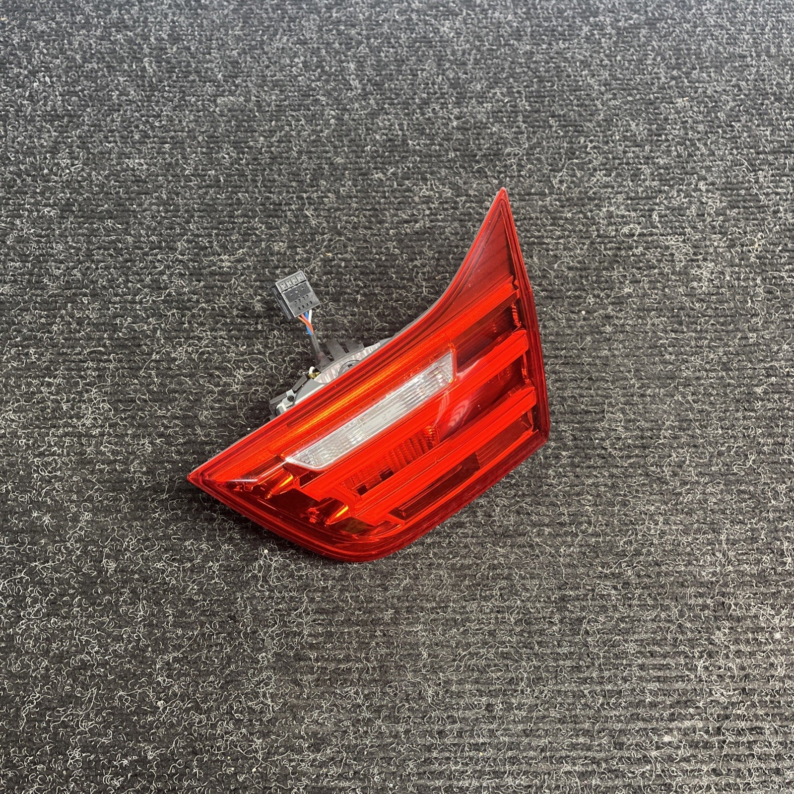 ☑️ 15-17 OEM BMW F82 M4 Coupe Rear Right Passenger Side Inner Stop Tail Light