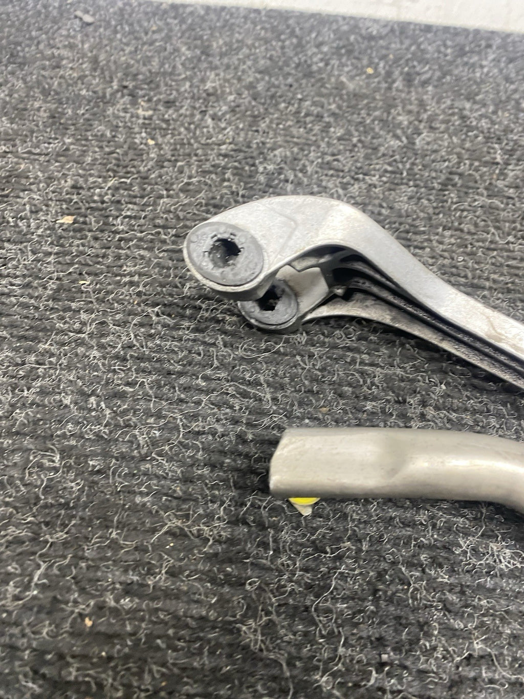 ☑️ 2008 BMW Z4 CONVERTIBLE (E85) MANUAL TRANSMISSION SHIFTER LINKAGE ASSEMBLY