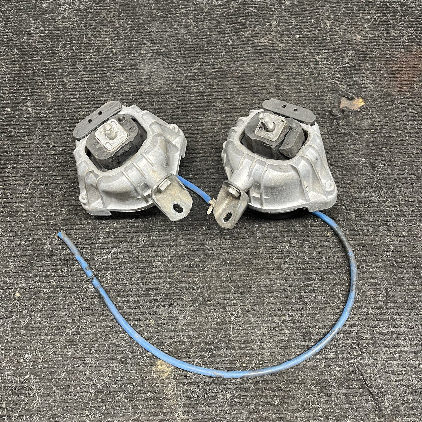 ☑️ 2009-2011 BMW 335d M57 Diesel Engine Motor Mount Left Right Pair OEM