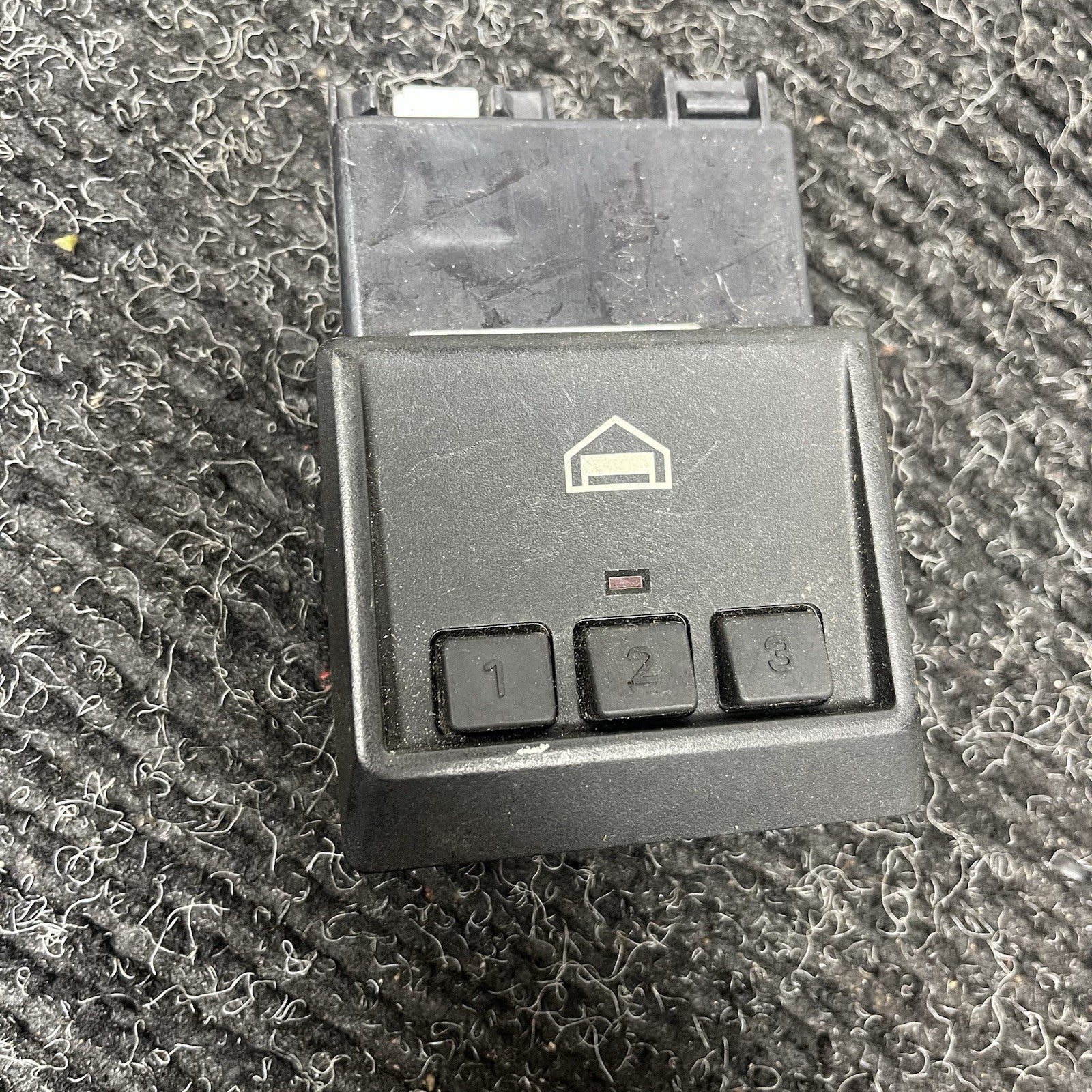☑️ 1997-2000 BMW 528I - Homelink Garage Opener 6919879