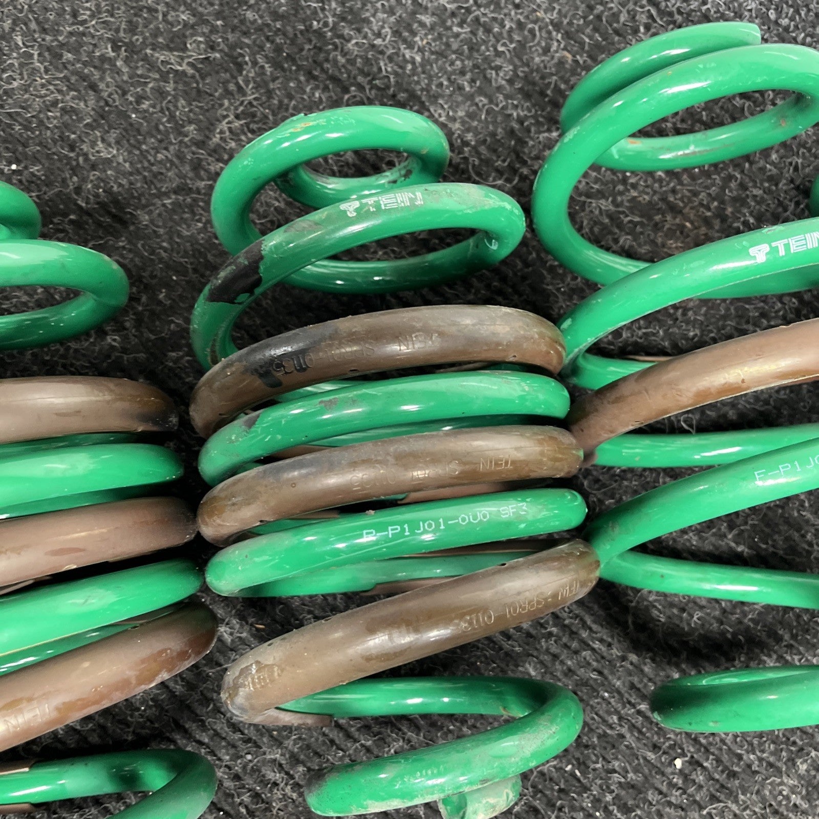 ☑️ 04 Audi S4 Tein Spring Coils SPR01-01135 R-P1 J01-0U0 TJ4
