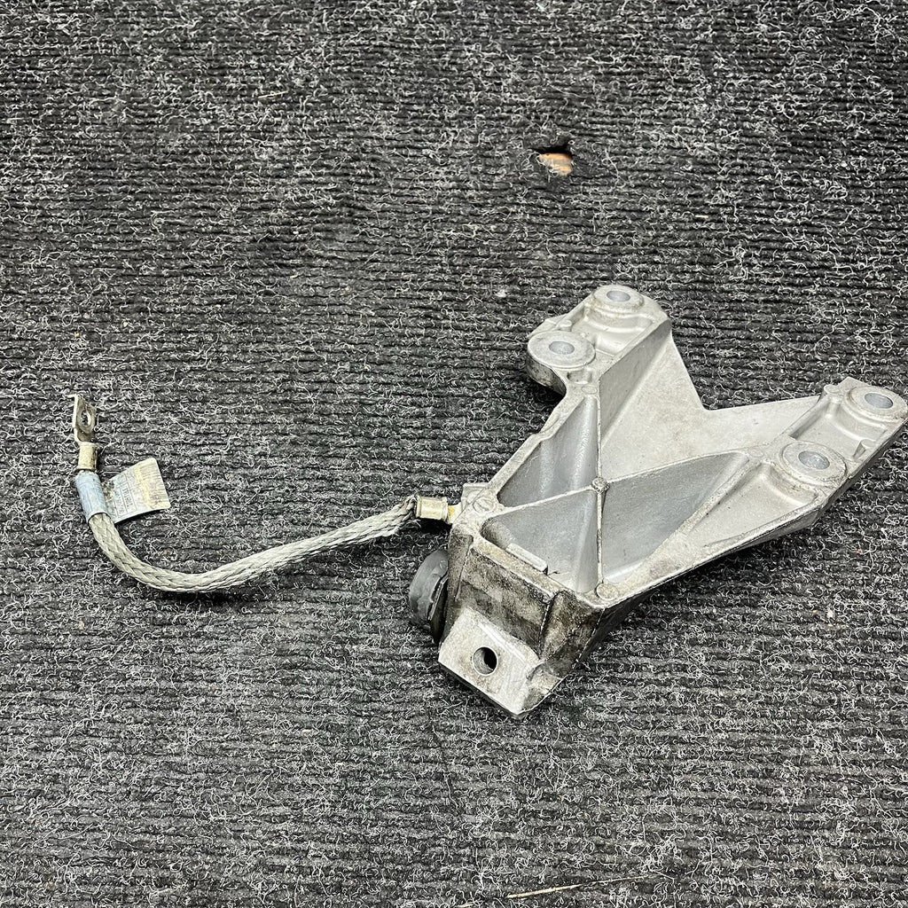 ☑️ BMW E90 E91 E92 Engine Mount Bracket Left N54 6760317 Motor Mount Bracket