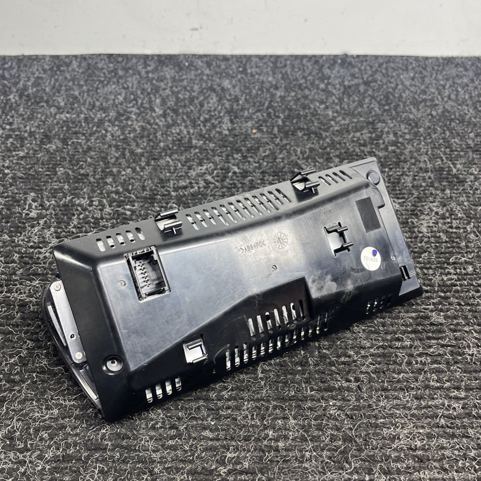 ☑️ 2008-2013 BMW M3 E92 E93 E90 NAVIGATION RADIO SCREEN MONITOR DISPLAY 9151979