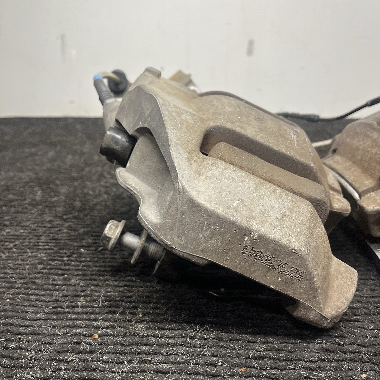 ☑️ 06-11 E90 E91 E92 E93 E84 335 BMW 335d Front Brake Caliper Set OEM
