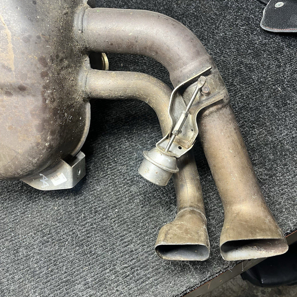 ☑️ 2011-2015 Audi R8 4.2L V8 Rear Exhaust Muffler System OEM