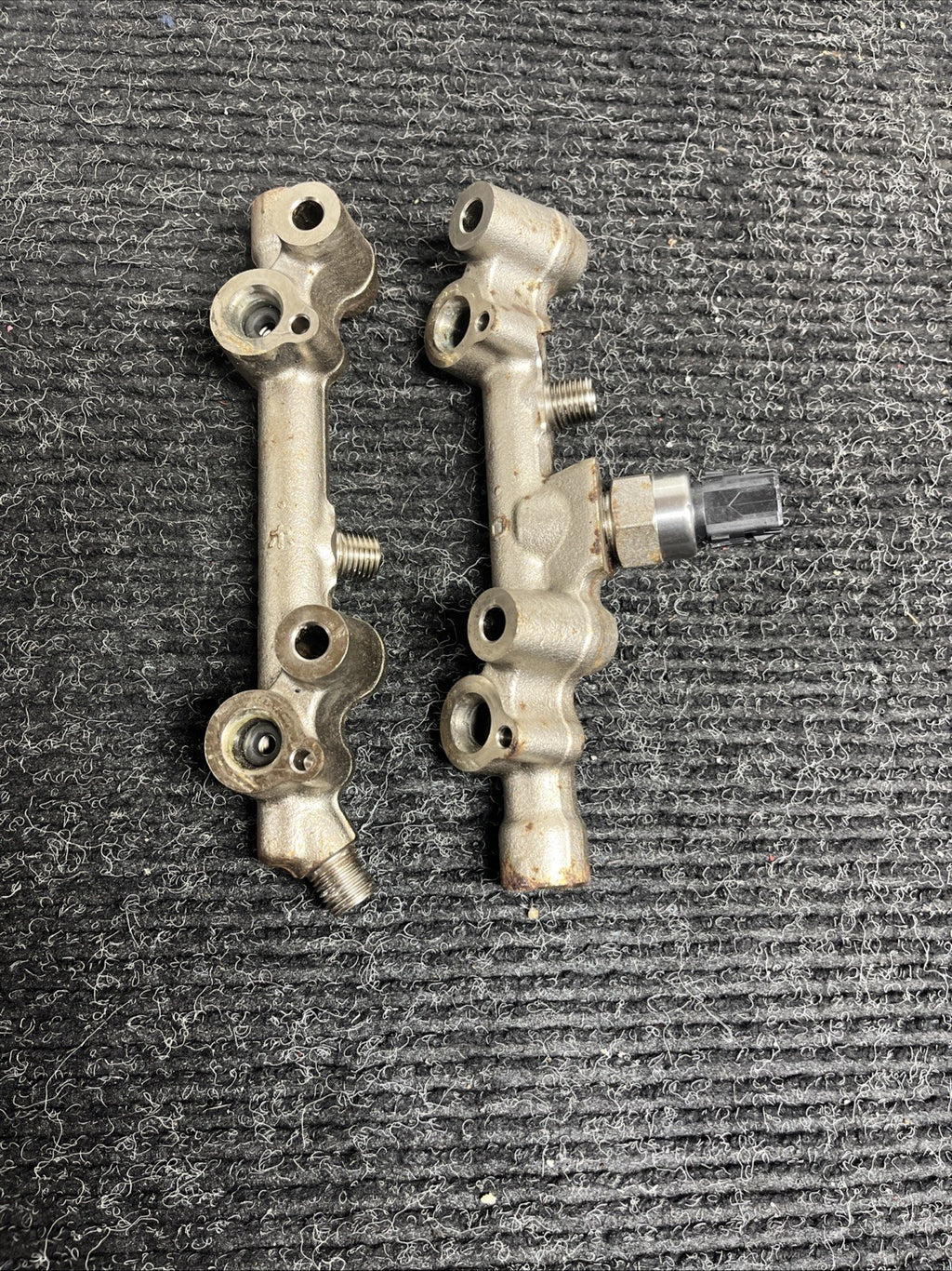 ☑️ TOYOTA FRS SUBARU BRZ 86 OEM 2.0L FA20 FUEL INJECTIONS INJECTOR RAILS - PAIR