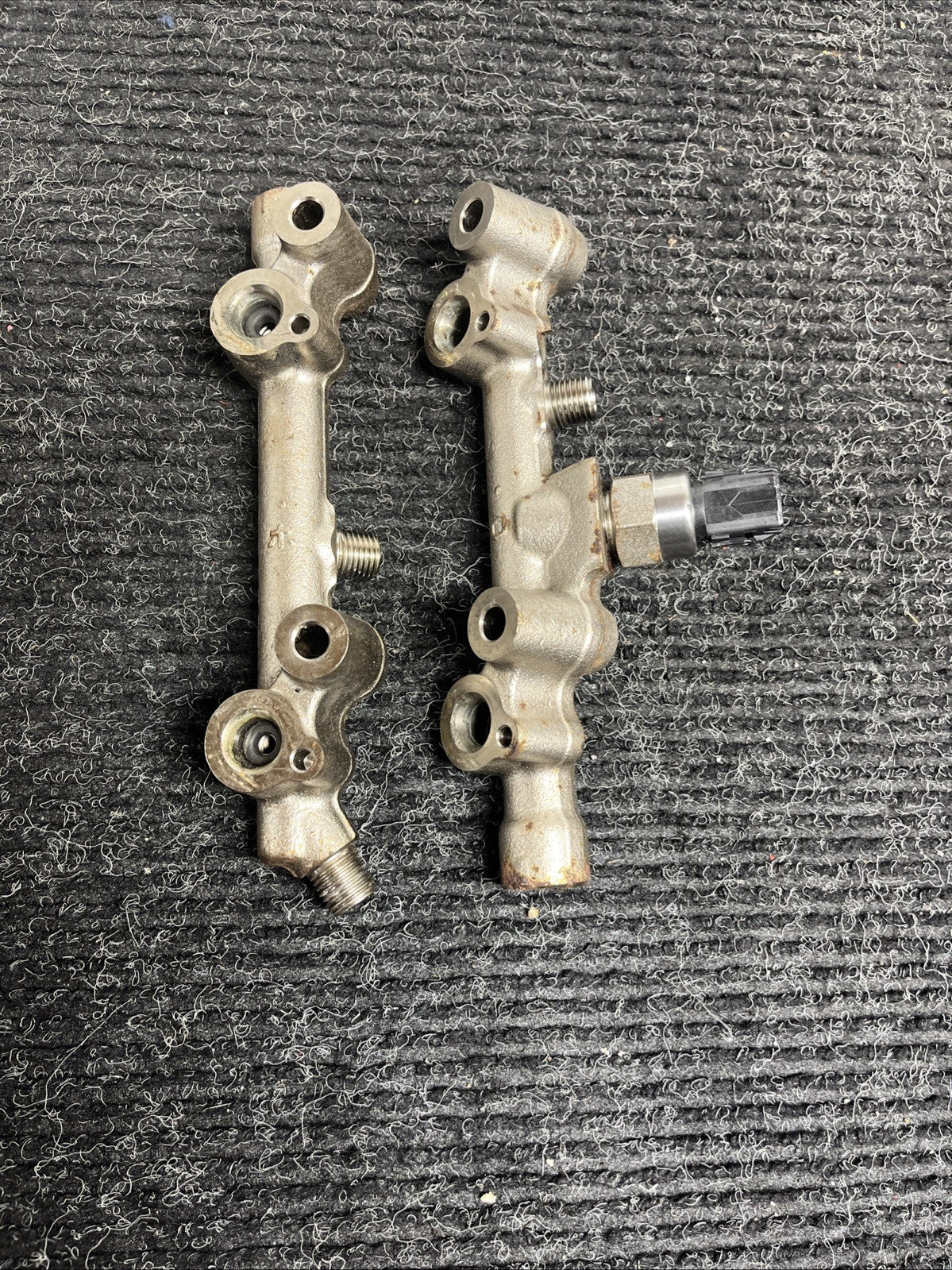 ☑️ TOYOTA FRS SUBARU BRZ 86 OEM 2.0L FA20 FUEL INJECTIONS INJECTOR RAILS - PAIR