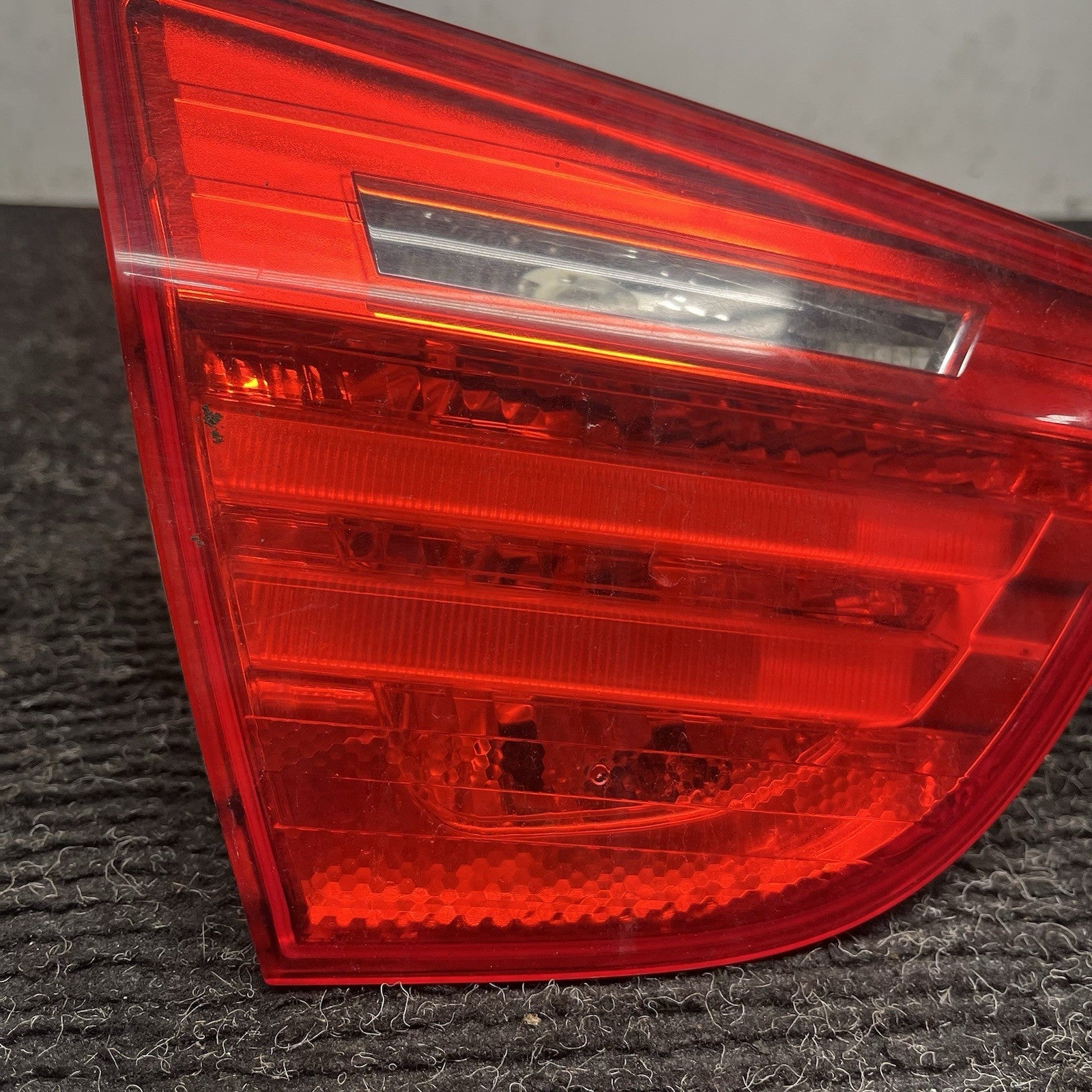 ☑️ 09-11 OEM BMW E90 LCI Sedan Rear Left Driver Side Inner Tail Light Trunk Lid