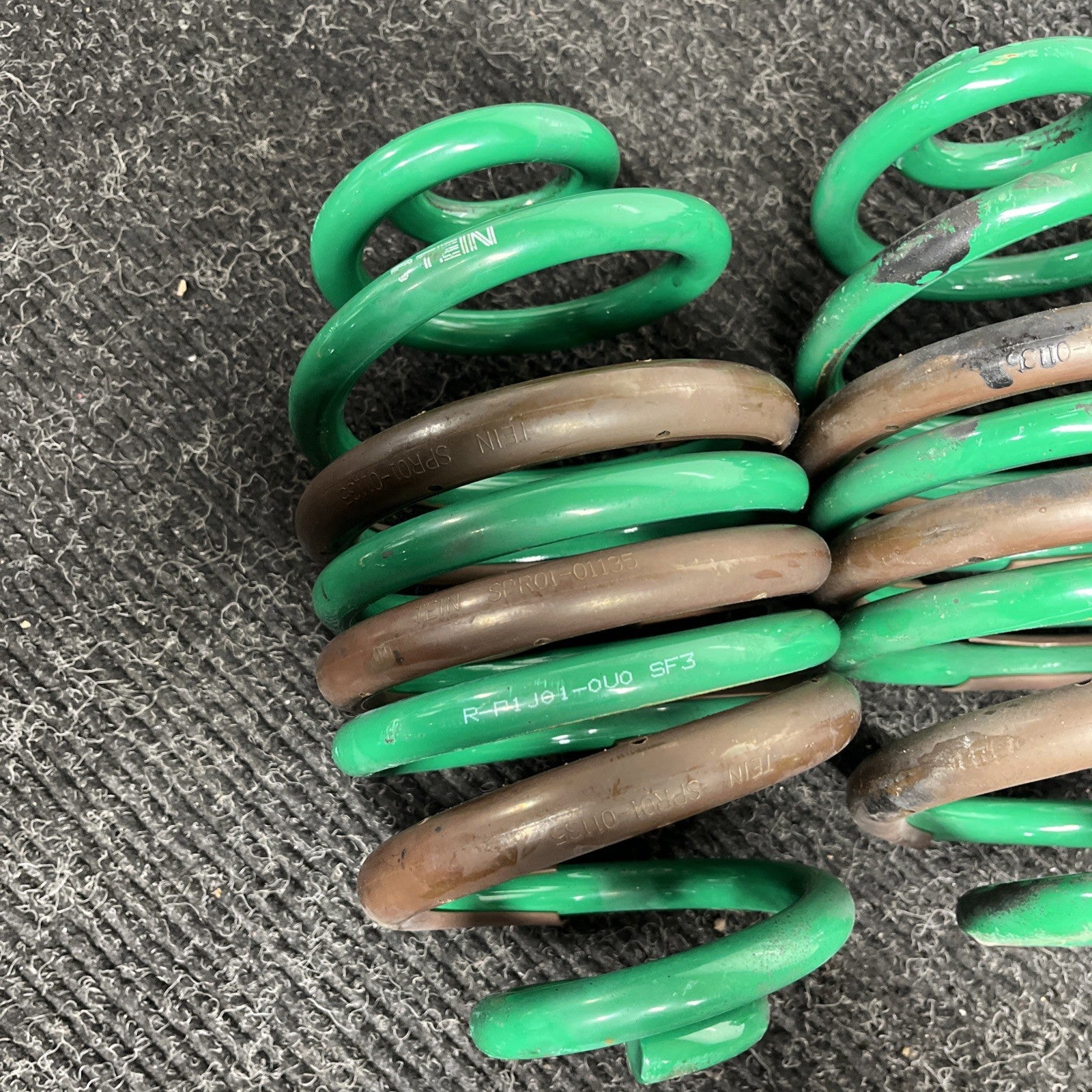 ☑️ 04 Audi S4 Tein Spring Coils SPR01-01135 R-P1 J01-0U0 TJ4