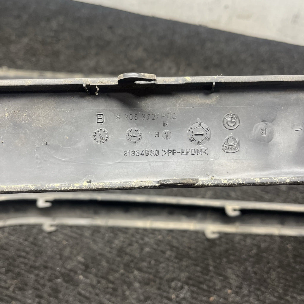 ☑️ 94-99 BMW E36 328i SEDAN SET OF 3 REAR BUMPER TRIM STRIP MOLDING OEM