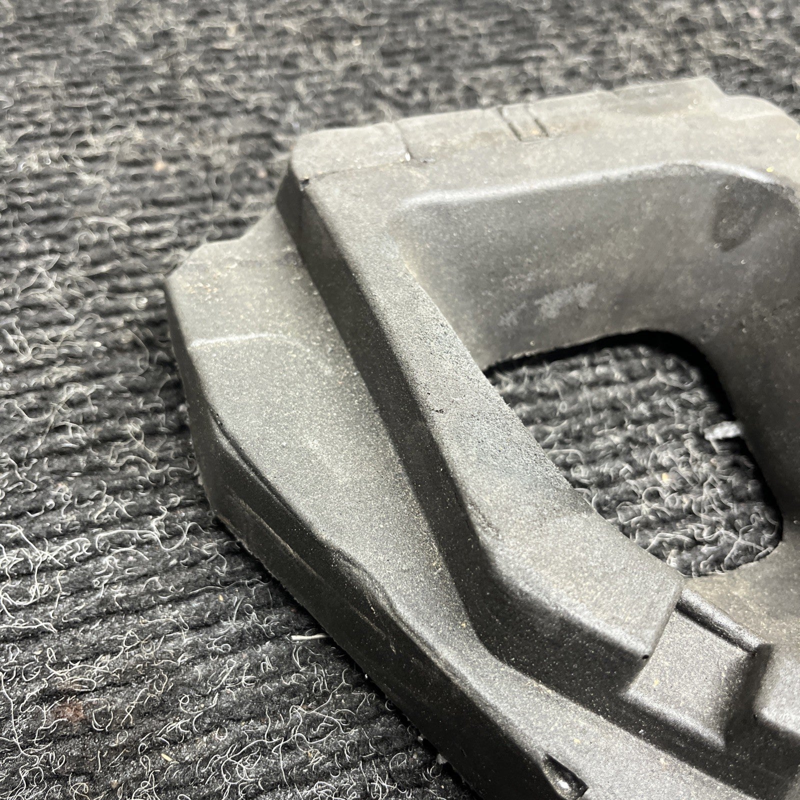☑️ 07-13 BMW E82 E89 135 128 N54 N55 MT Shifter Insert Foam Cover OEM