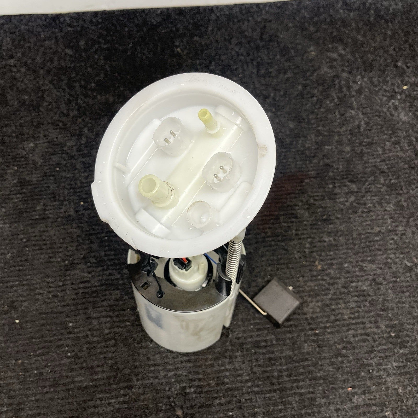 ☑️ 06-13 BMW E82 E88 E90 E91 E92 E93 135I 335I Fuel Pump OE