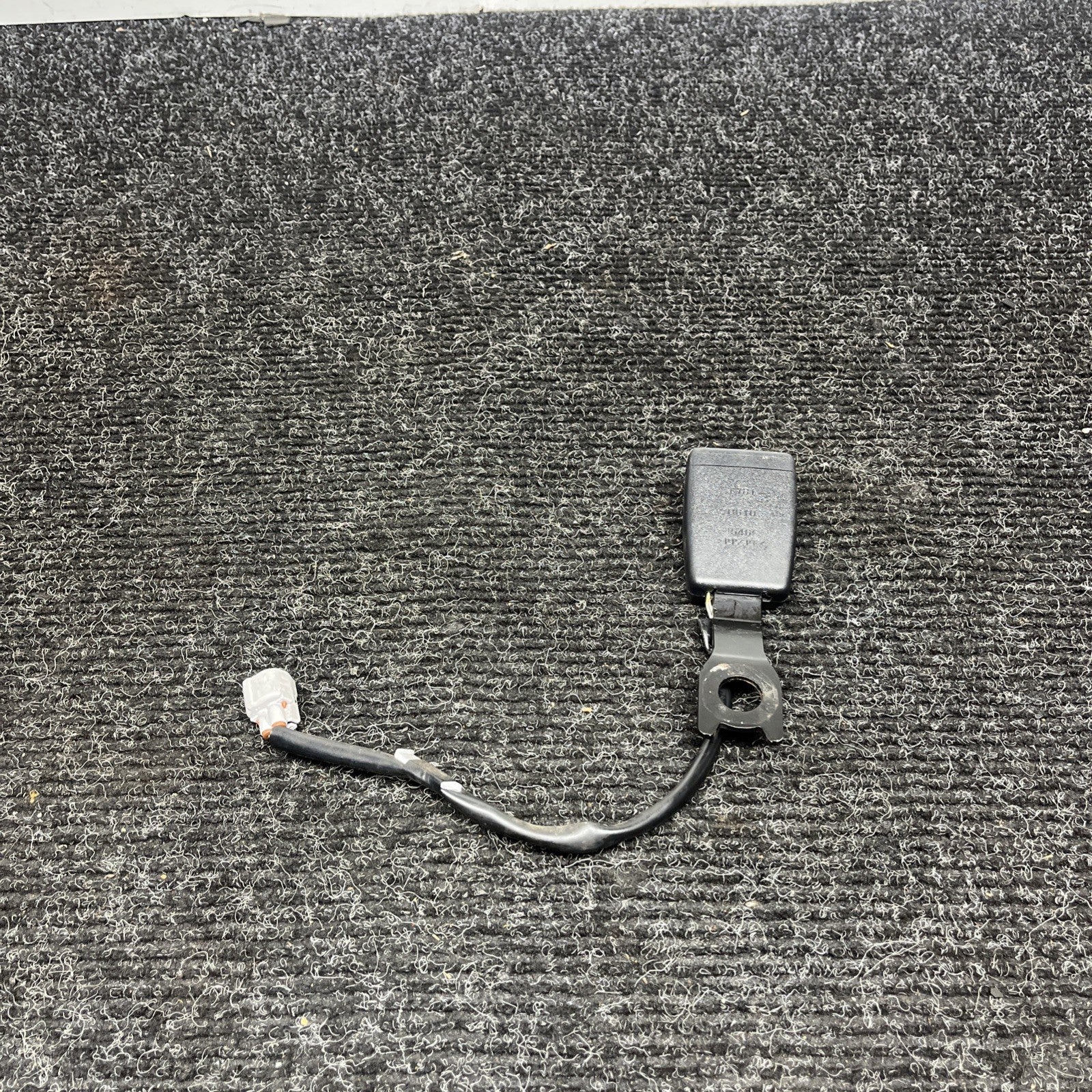 ☑️ 13-20 SUBARU BRZ - PASSENGER RIGHT FRONT SEAT BELT CLIP BUCKLE - OEM