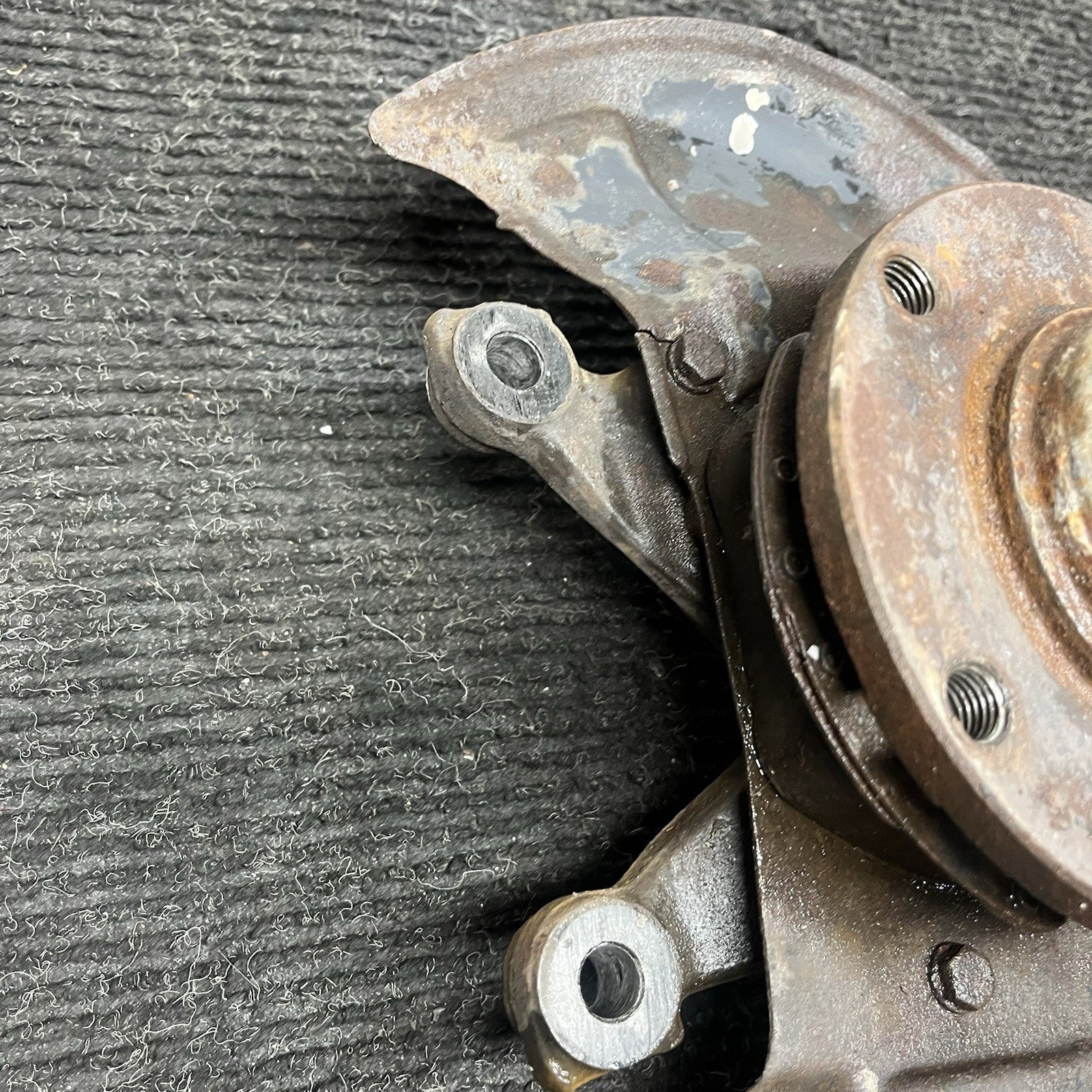 ☑️ 92-99 BMW 328i Z3 E36 FRONT RIGHT STEERING KNUCKLE HUB SPINDLE