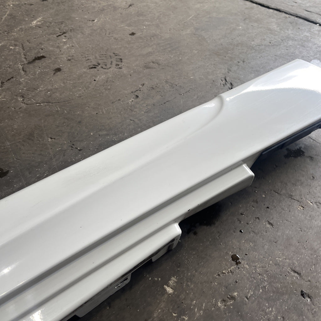 ☑️08-13 OEM BMW E88 E82 135 MSport Left Driver Side Skirt Rocker Panel White