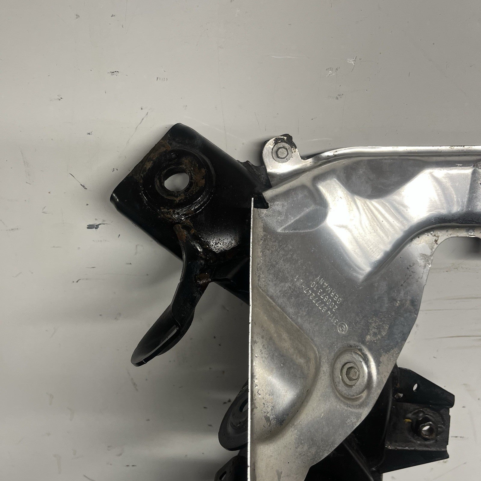 ☑️ 2007-2012 BMW 328i & 335i AWD Front Crossmember Subframe Cross Member Sub OEM