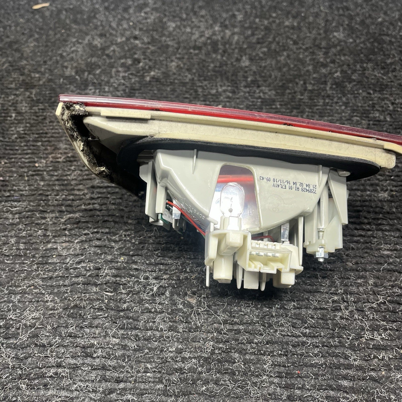 ☑️ 09-11 OEM BMW E90 LCI Sedan Rear Passenger Side Inner Tail Light Trunk Lid
