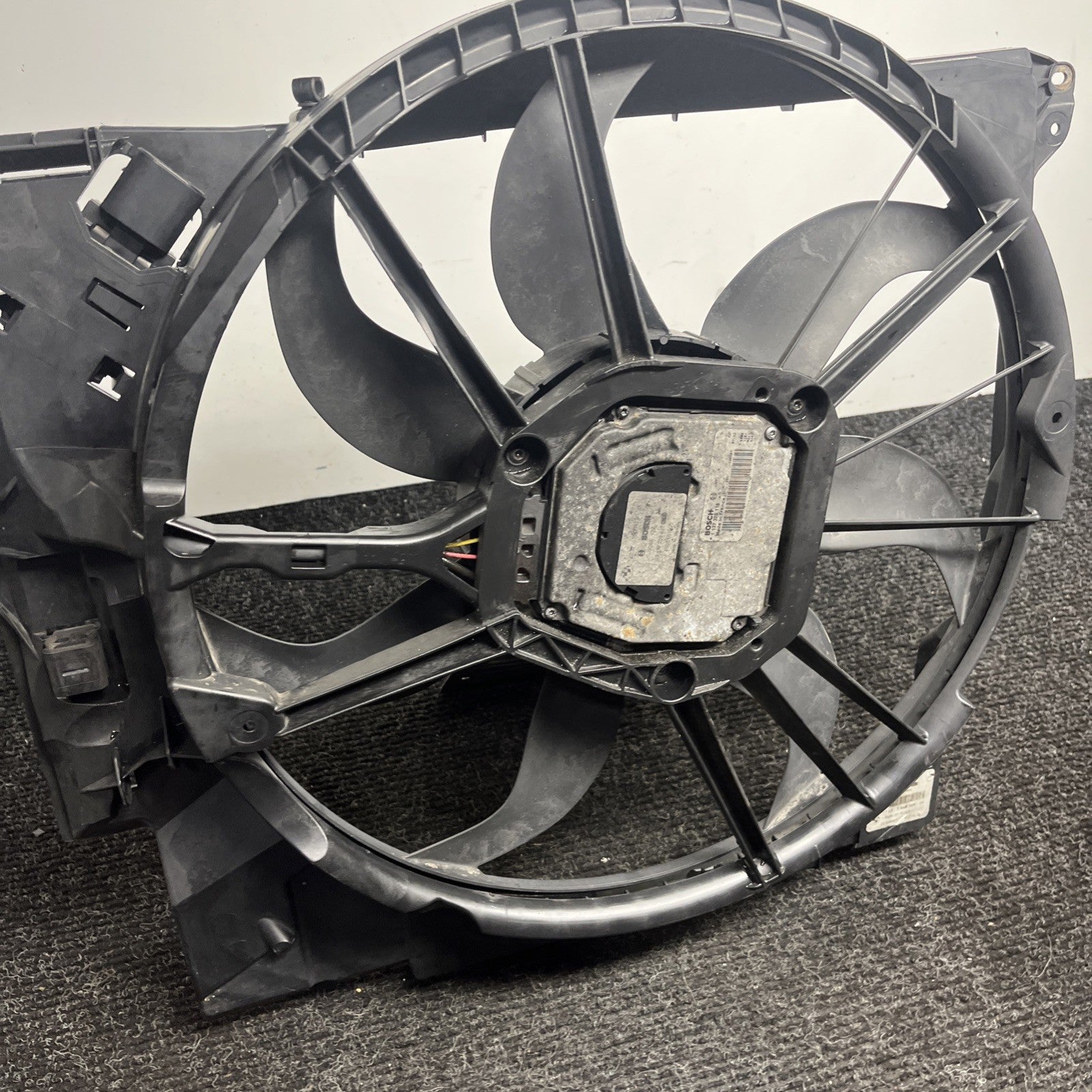 ☑️ 07-13 OEM BMW E88 E90 E92 N54 N55 Engine Radiator Cooling Auxiliary Fan 600W