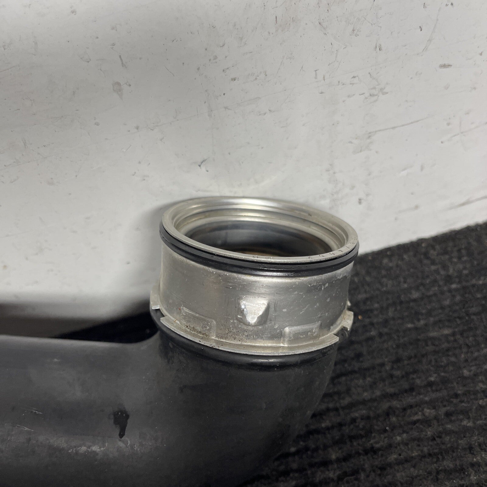 ☑️ 07-13 Bmw E90 135 335 Left Side Intercooler Charge Pipe Intake Pipe Tube Oem