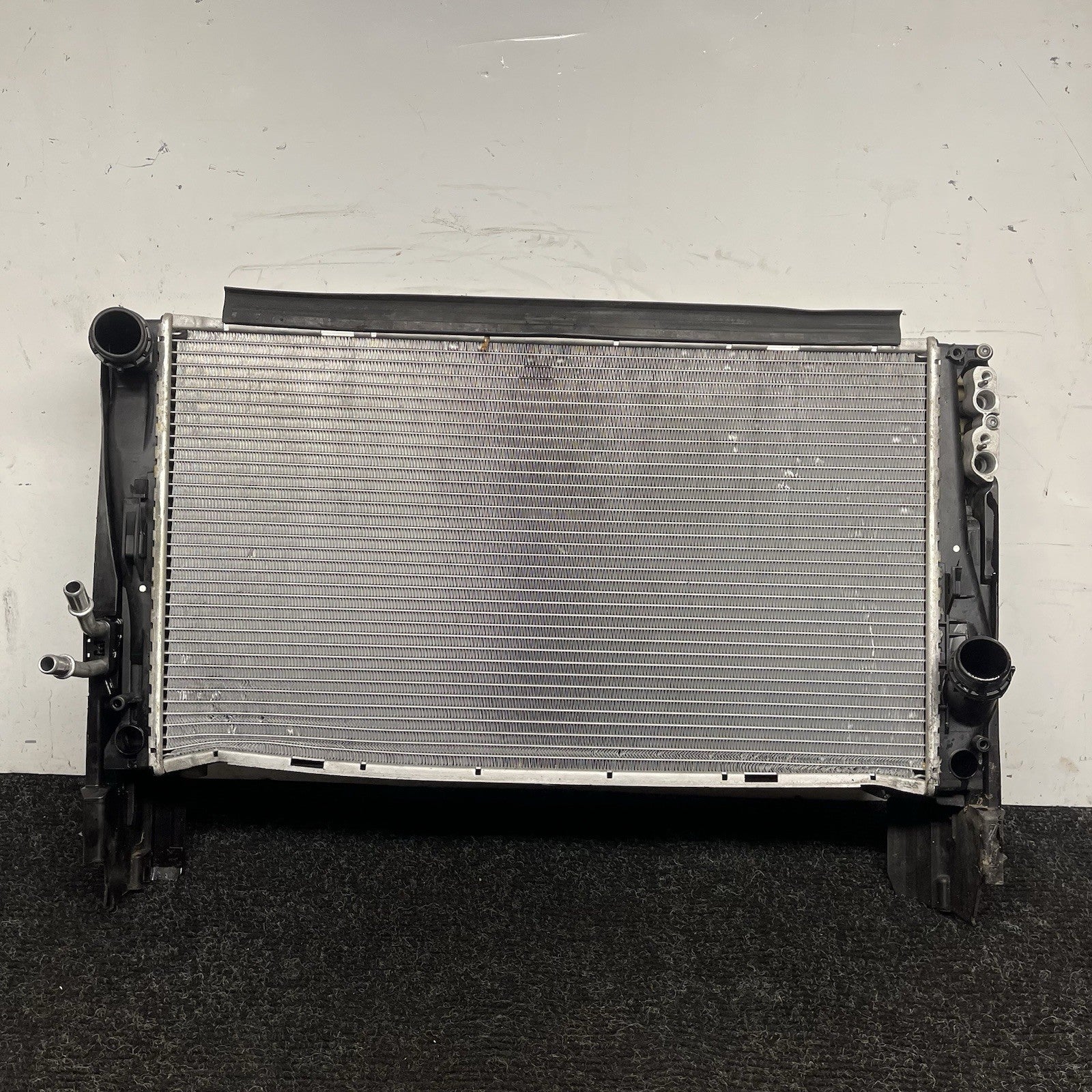 ☑️ BMW E88 E90 E92 135 335 N54 N55 Radiator Cooling Fan Assembly OEM