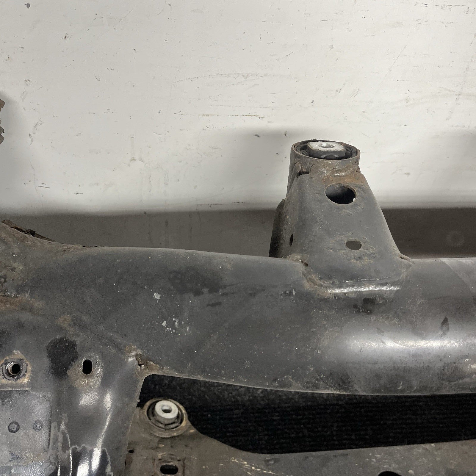 ☑️ 07-13 BMW E90 E92 E93 335I Rear Axle Subframe Crossmember Cradle Carrier OEM