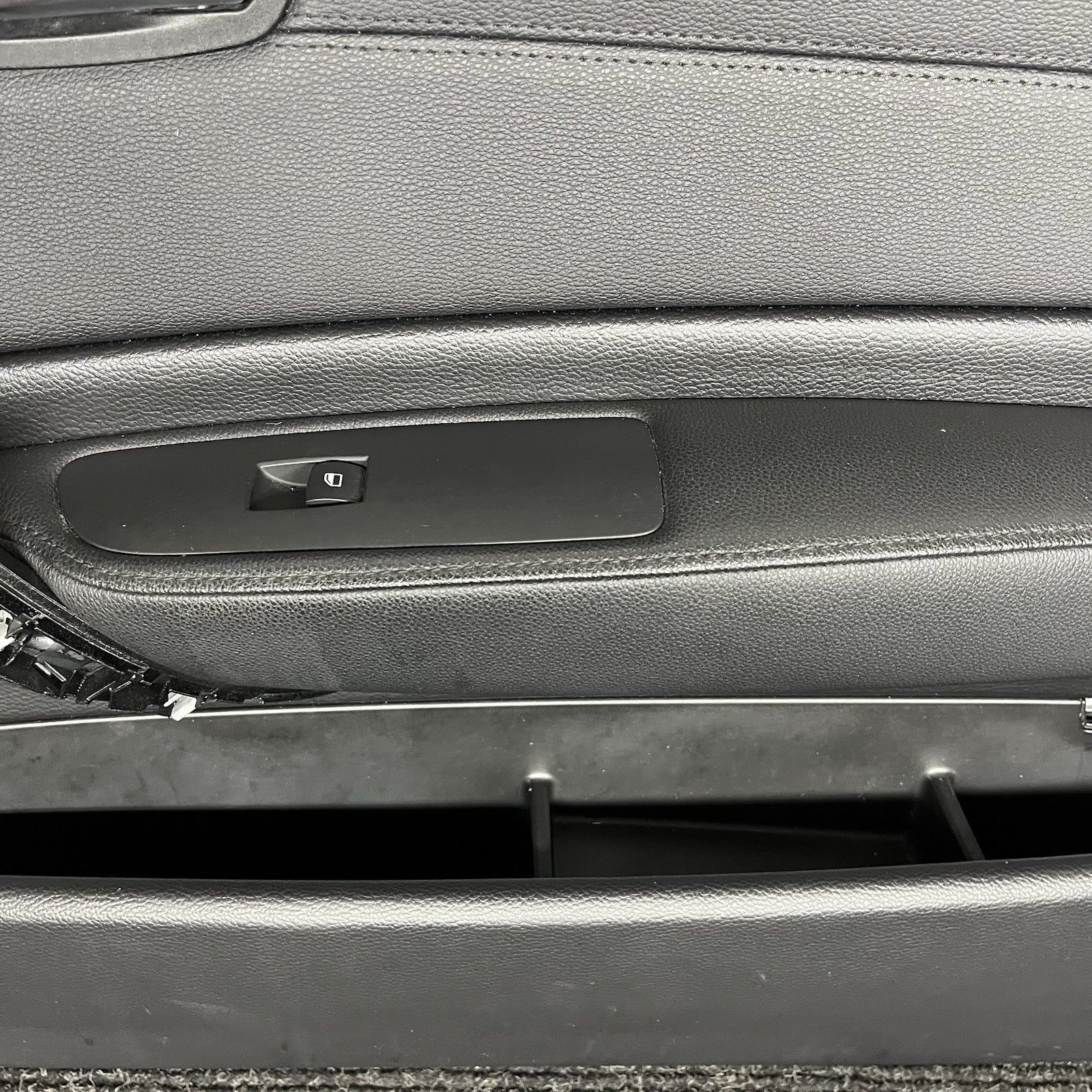 ☑️ 08-13 BMW E88 E82 135i 128i Front Passenger Door Card Panel Vinyl Black