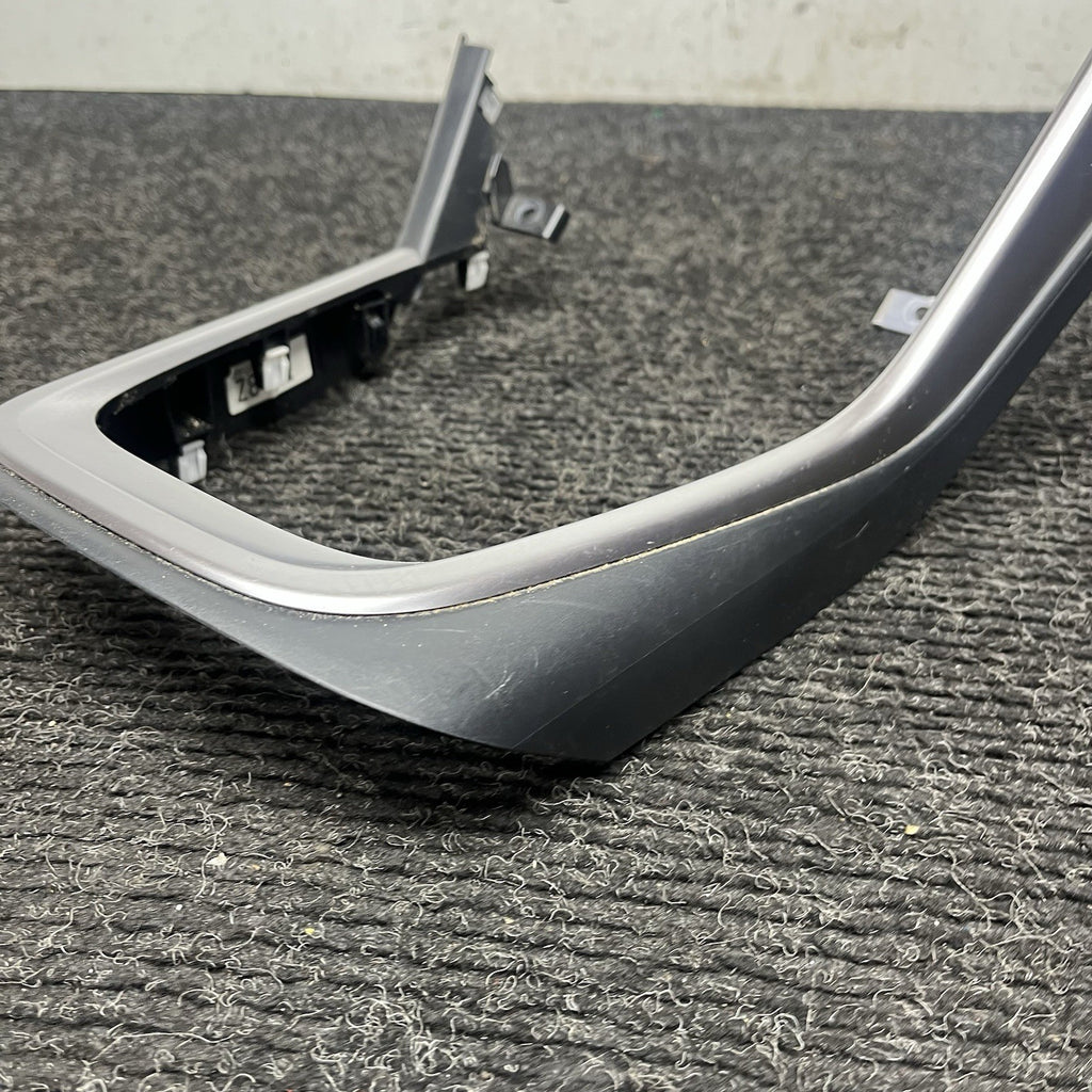 ☑️ 2022-2025 TOYOTA GR86 CENTER CONSOLE GEAR SHIFTER BEZEL TRIM S22009480
