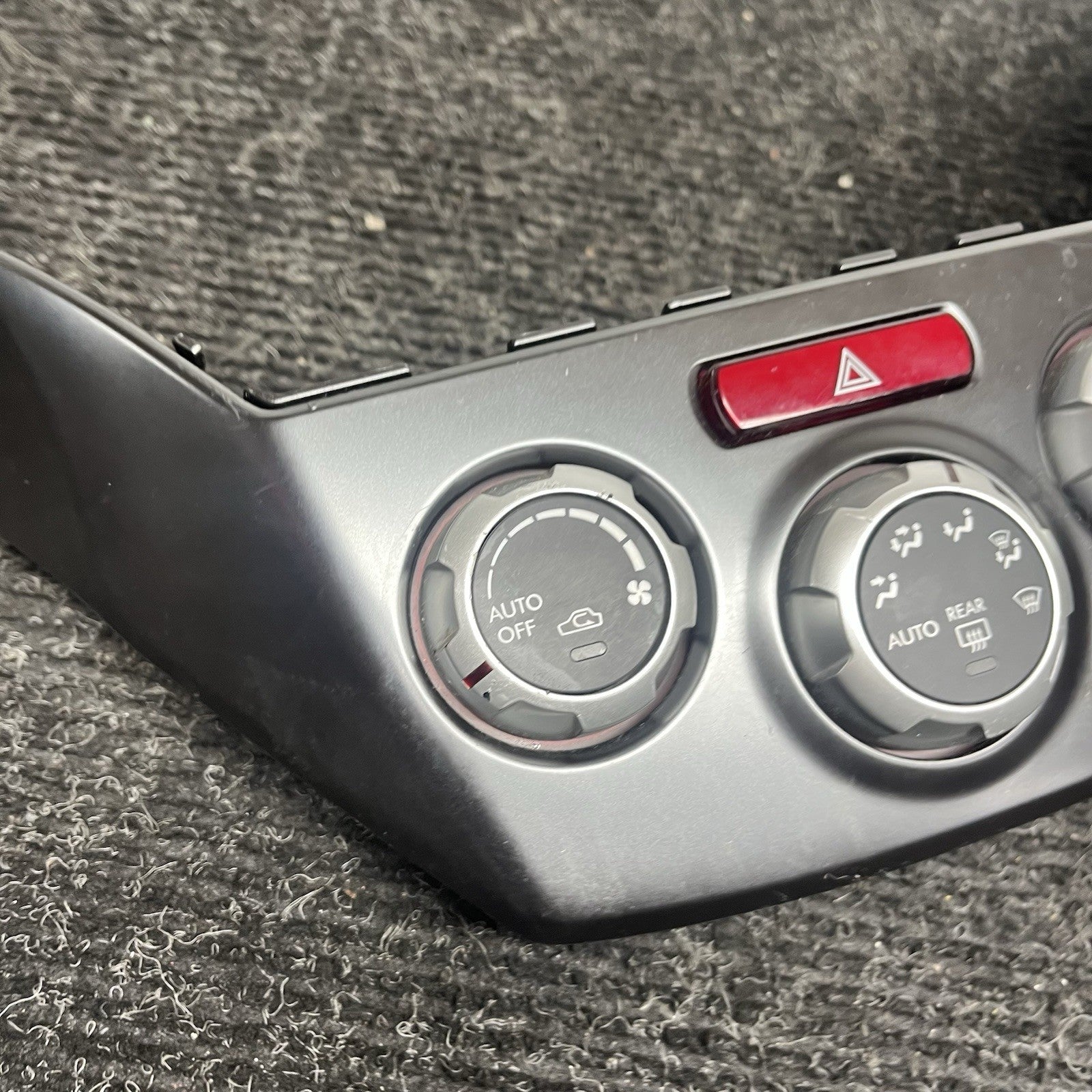 ☑️ 11-14 SUBARU WRX STI OEM DARK GRAY CENTER DASH TRIM W/ HVAC CONTROLS RH VENT