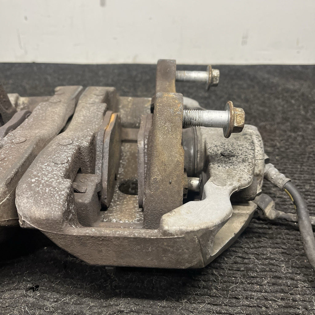 ☑️ 06-11 E90 E91 E92 E93 E84 335 Z4 BMW 335i Front Brake Caliper Set OEM