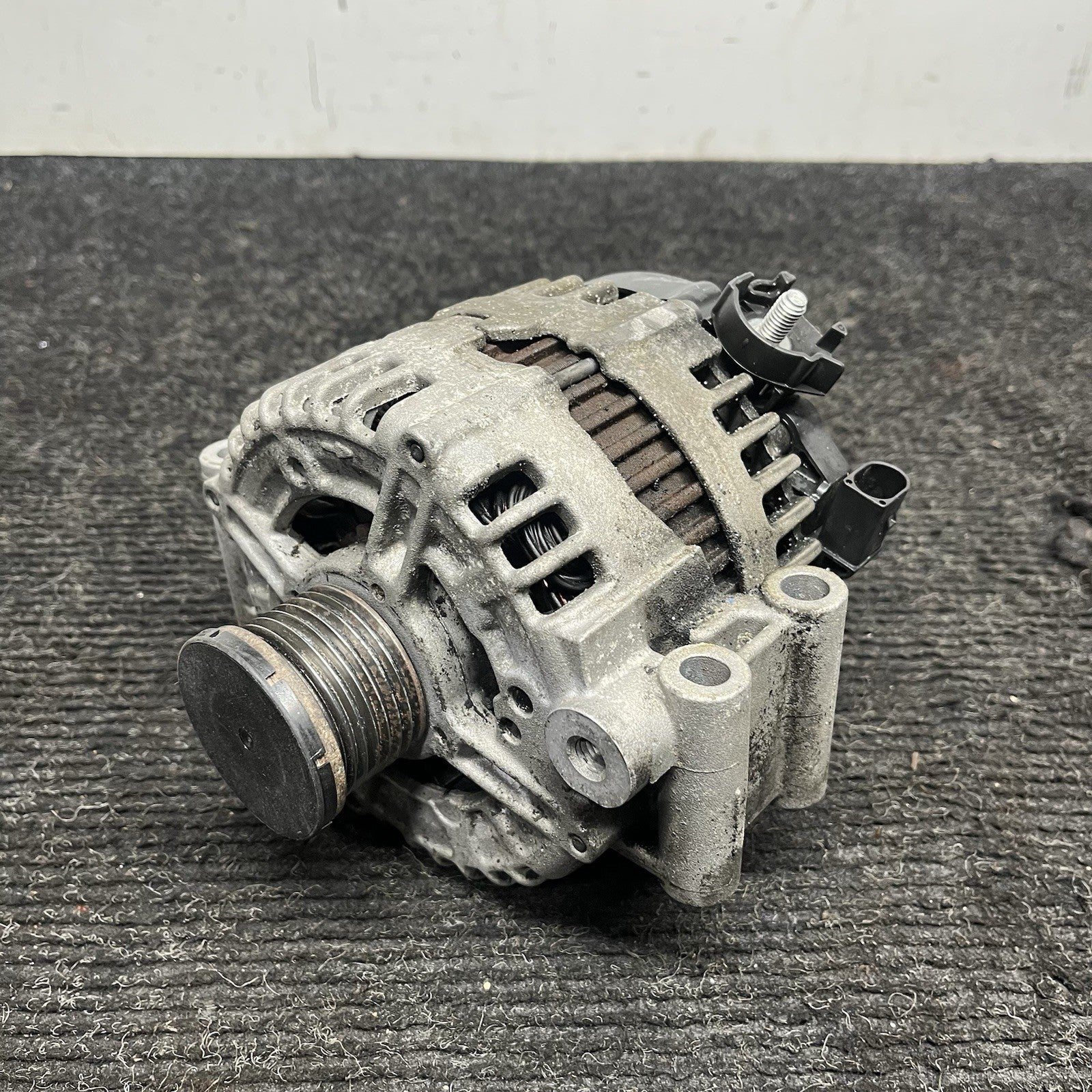 ☑️ BMW E82 E88 E90 E92 E93 335 N54 Charging Alternator Generator 180A BOSCH