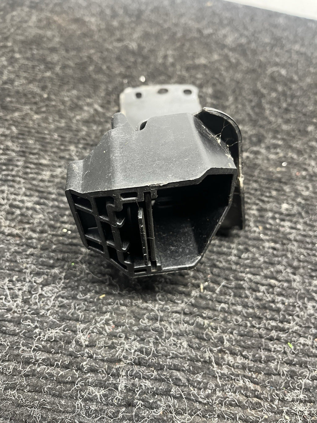 ☑️ OEM BMW E82 E88 E90 E92 E93 335 M3 Radiator Support Left Plate Bracket Mount
