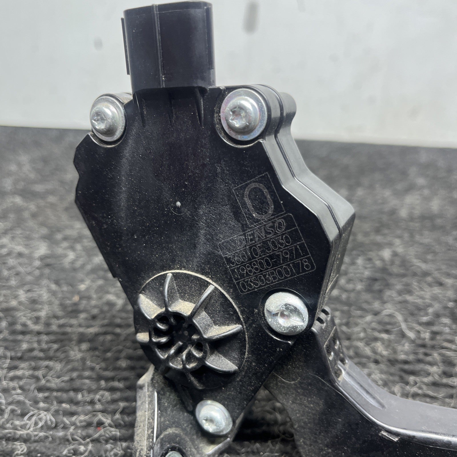☑️ 15-21 Subaru WRX STI Gas Pedal Throttle Accelerator Sensor 36010FJ071 OEM