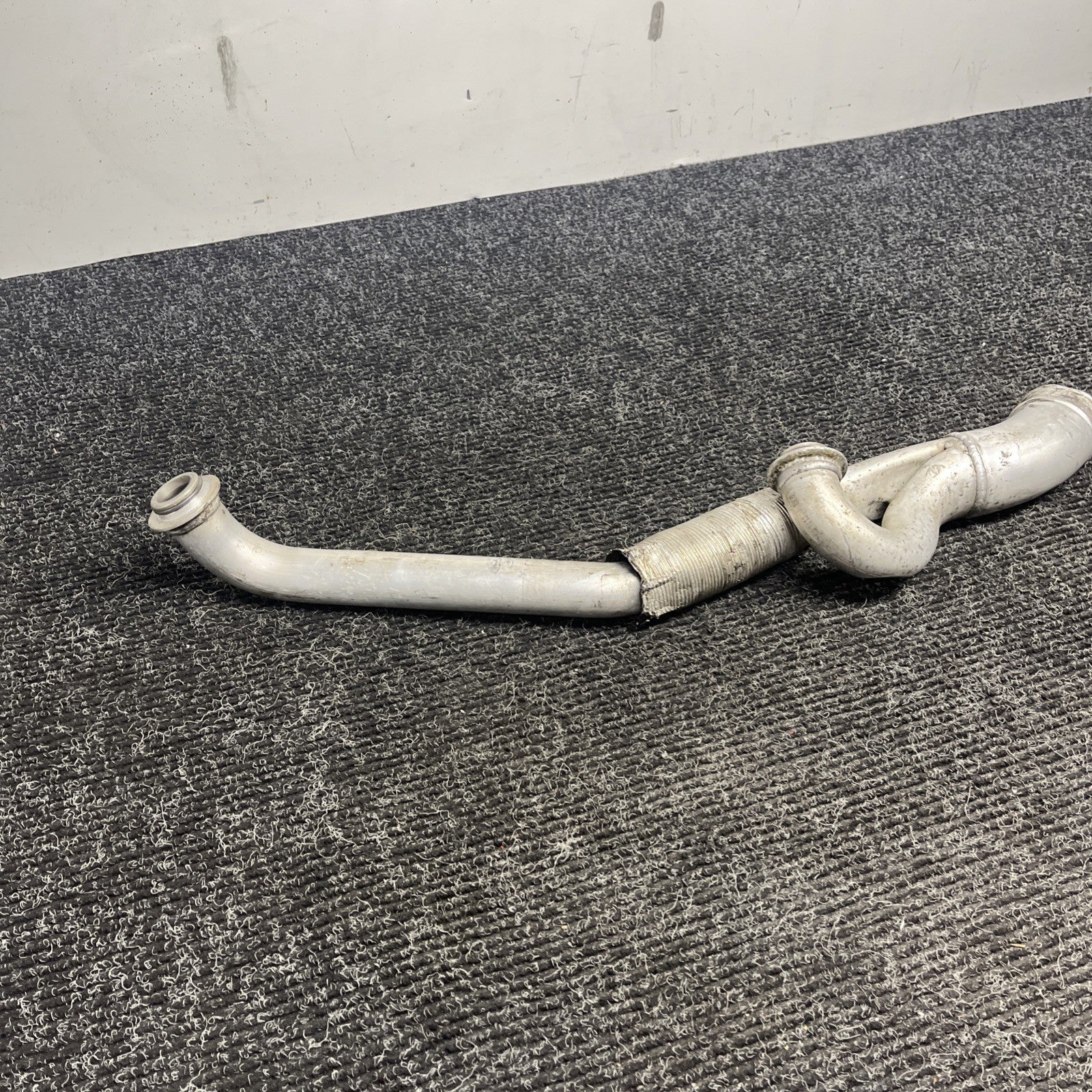☑️ Charge Air Induction Tract Charge Pipe BMW OEM E88 E82 N54 08-10 135i Z4 35i