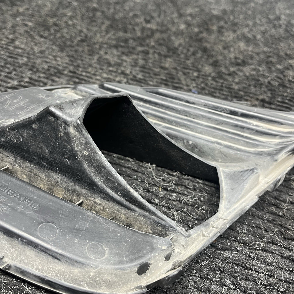 ☑️ 17-20 SUBARU BRZ PASSENGER RIGHT FOG LIGHT FOG LAMP TRIM PLASTIC INSERT OEM