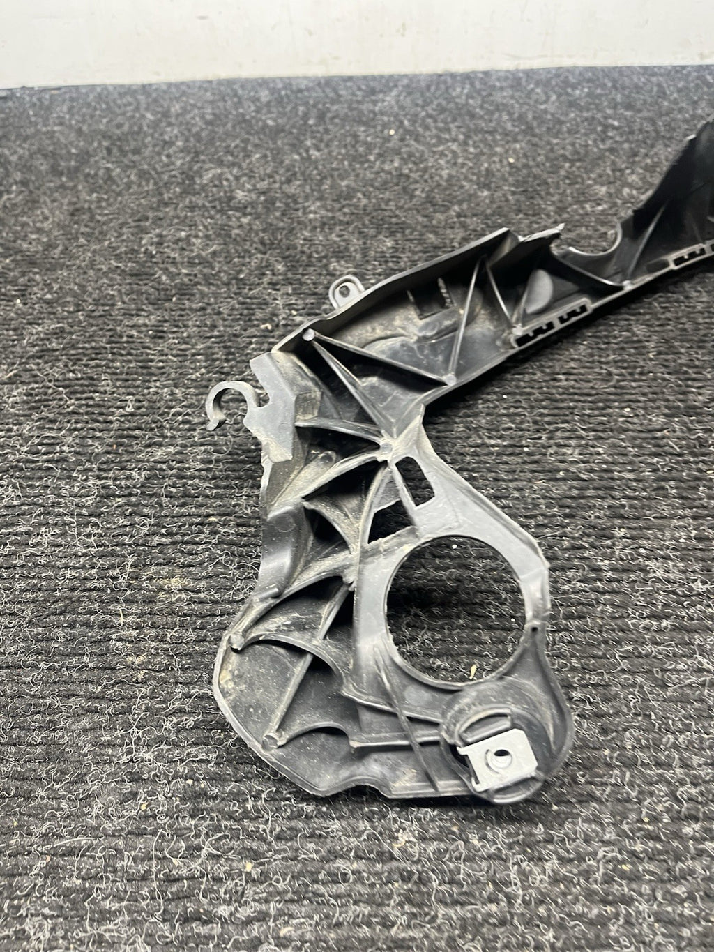 ☑️08-13 BMW E90 E92 E93 M3 OEM Passenger RightHeadlight Bracket Carrier Mount RH