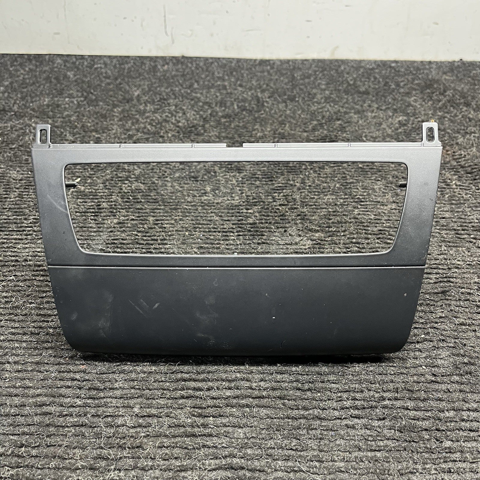 ☑️ 08-13 OEM BMW E88 E82 128 135 Navigation Function Center Cover Trim Black