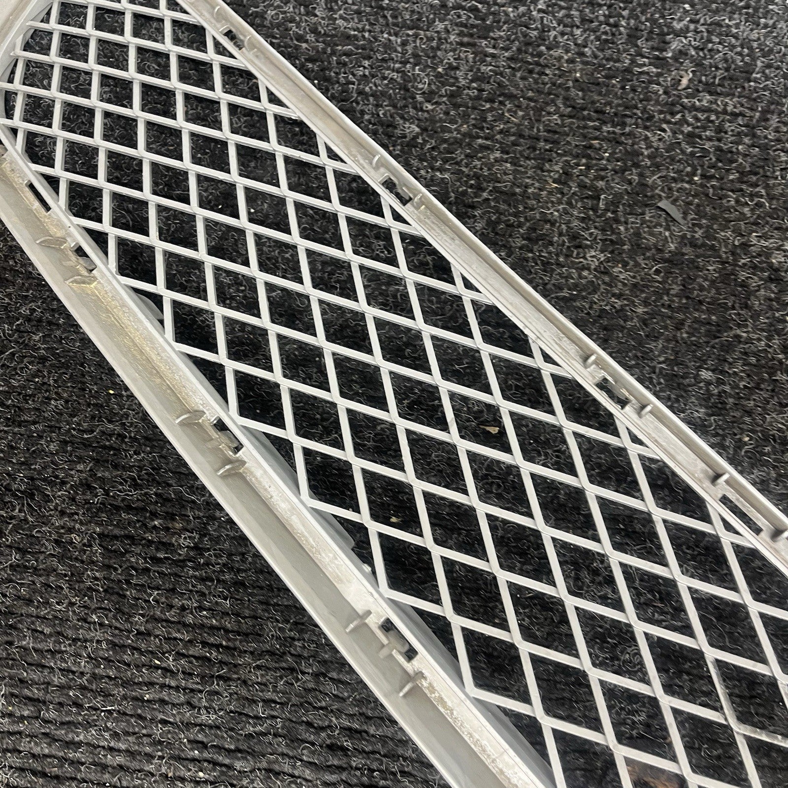 ☑️ 2009-2013 BMW X5 - Front Lower Center Bumper Grille 7222854 TITAN OEM