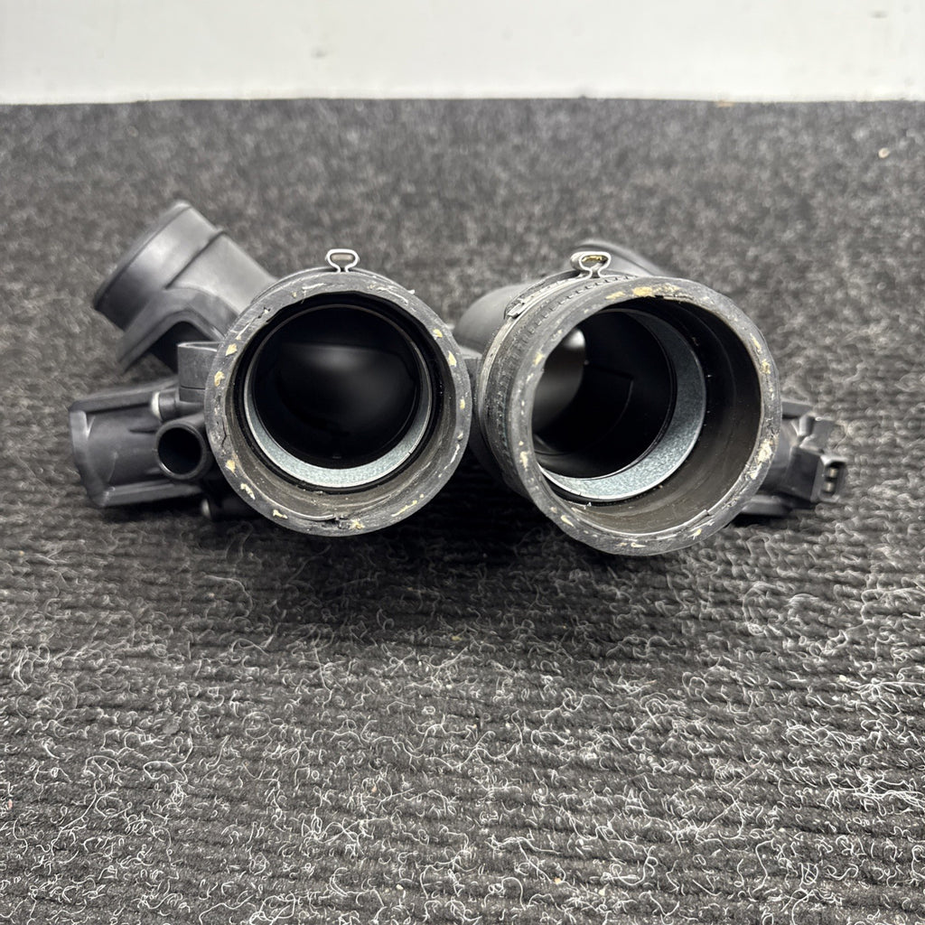 ☑️ OEM 2008 - 2014 BMW E70 E71 X5M X6M AIR INTAKE MANIFOLD TUBE CHARGE PIPE