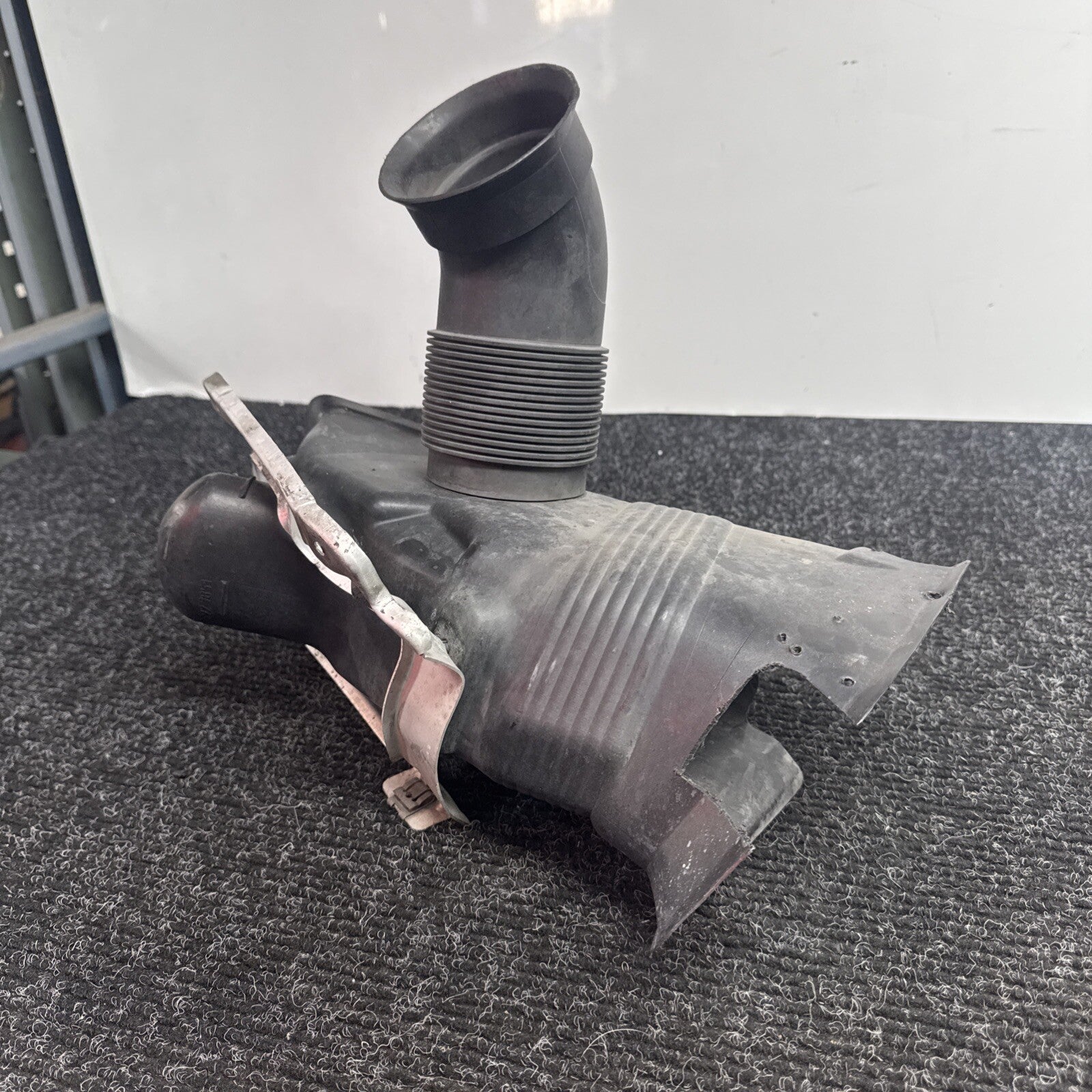 ☑️ 2001-2006 BMW E46 M3 Brake Air Duct Left Driver 7893051