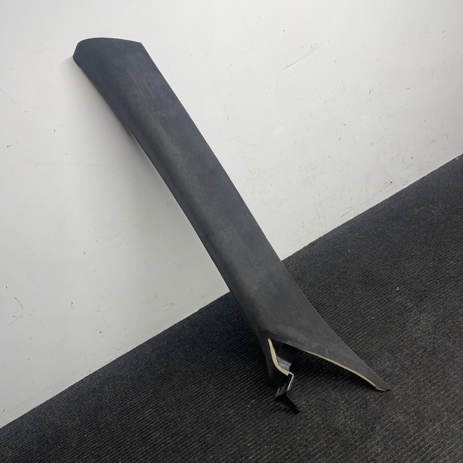 ☑️ MASERATI GHIBLI WINDSHIELD LEFT DRIVER SIDE A PILLAR TRIM COVER OEM 2014-2020