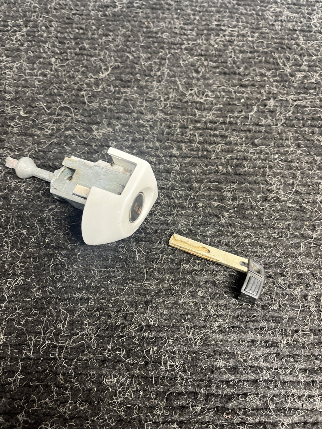 ☑️ 07-13 OEM BMW E92 E93 M3 Left Driver Door Lock Key Cylinder Mechanism White