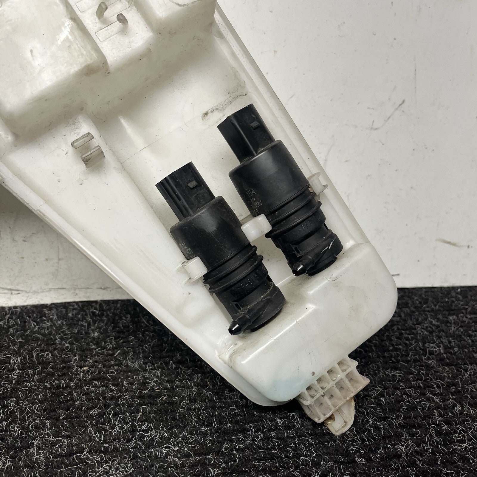 ☑️ 2011-2017 BMW X3 F25 Front Windshield Washer Fluid Reservoir Tank 7341926 OEM