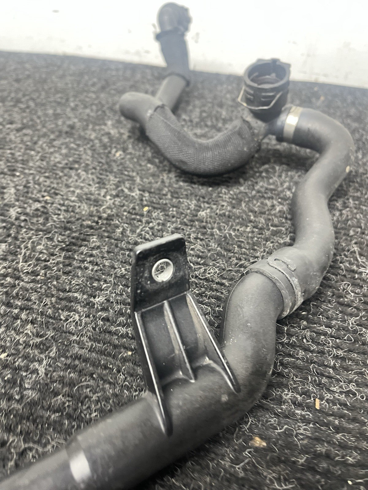 ☑️ OEM BMW E90 E92 E93 N54 RWD AT Thermostat Hose  Coolant Return Pipe Line