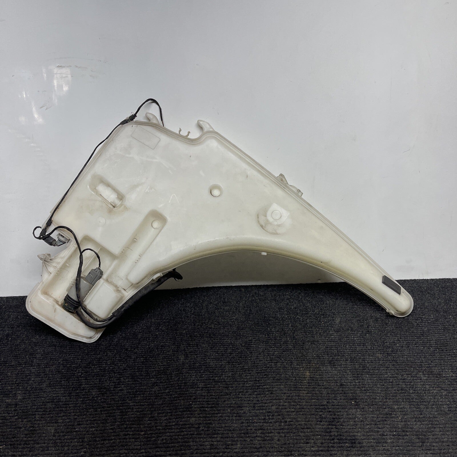 BMW E90 3-Series E82 1-Series Basic Factory Windshield Washer Fluid Bottle Tank