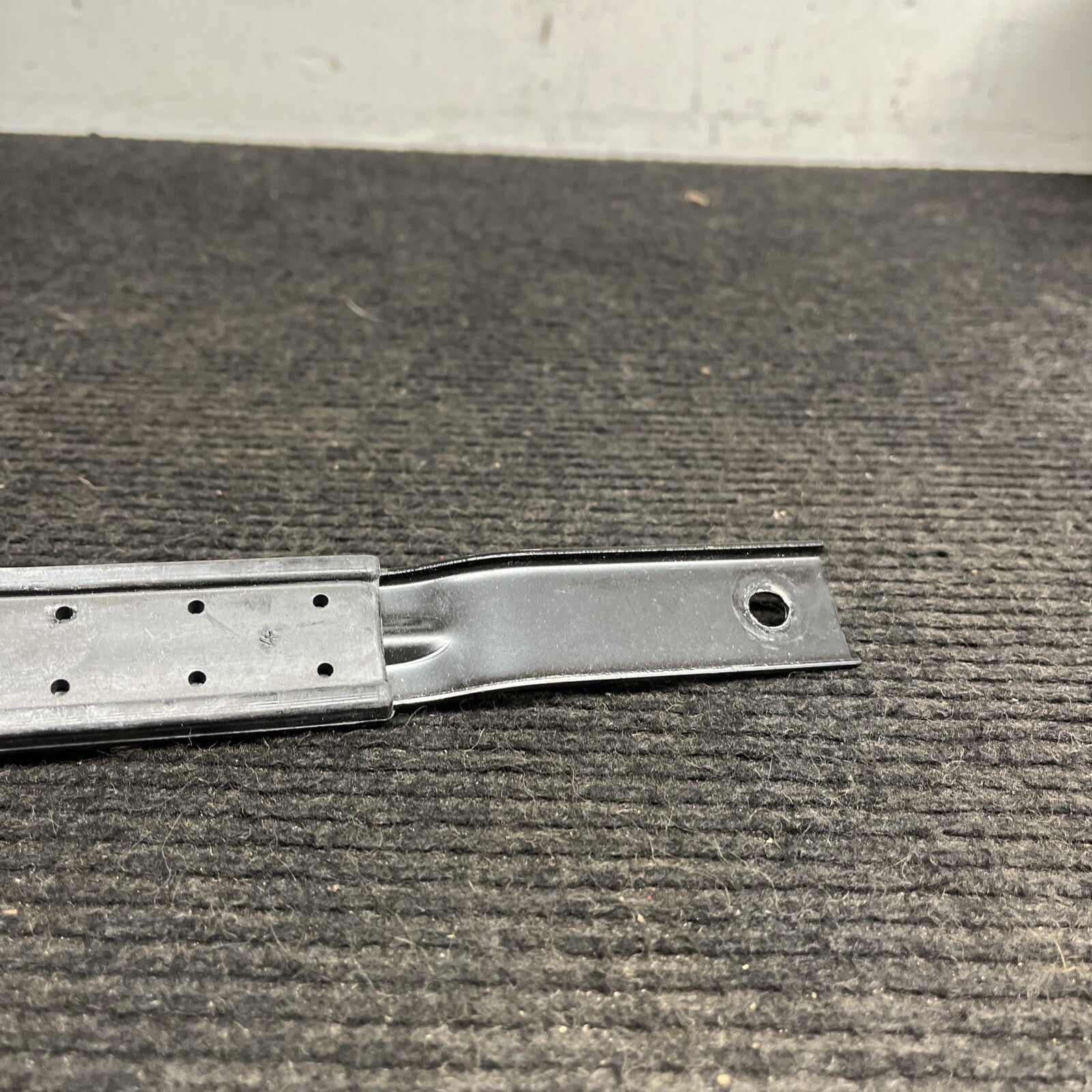 ☑️ 2008-2013 BMW 128i 135i Coupe Battery Protection Bar Bracket Holder Tie OEM