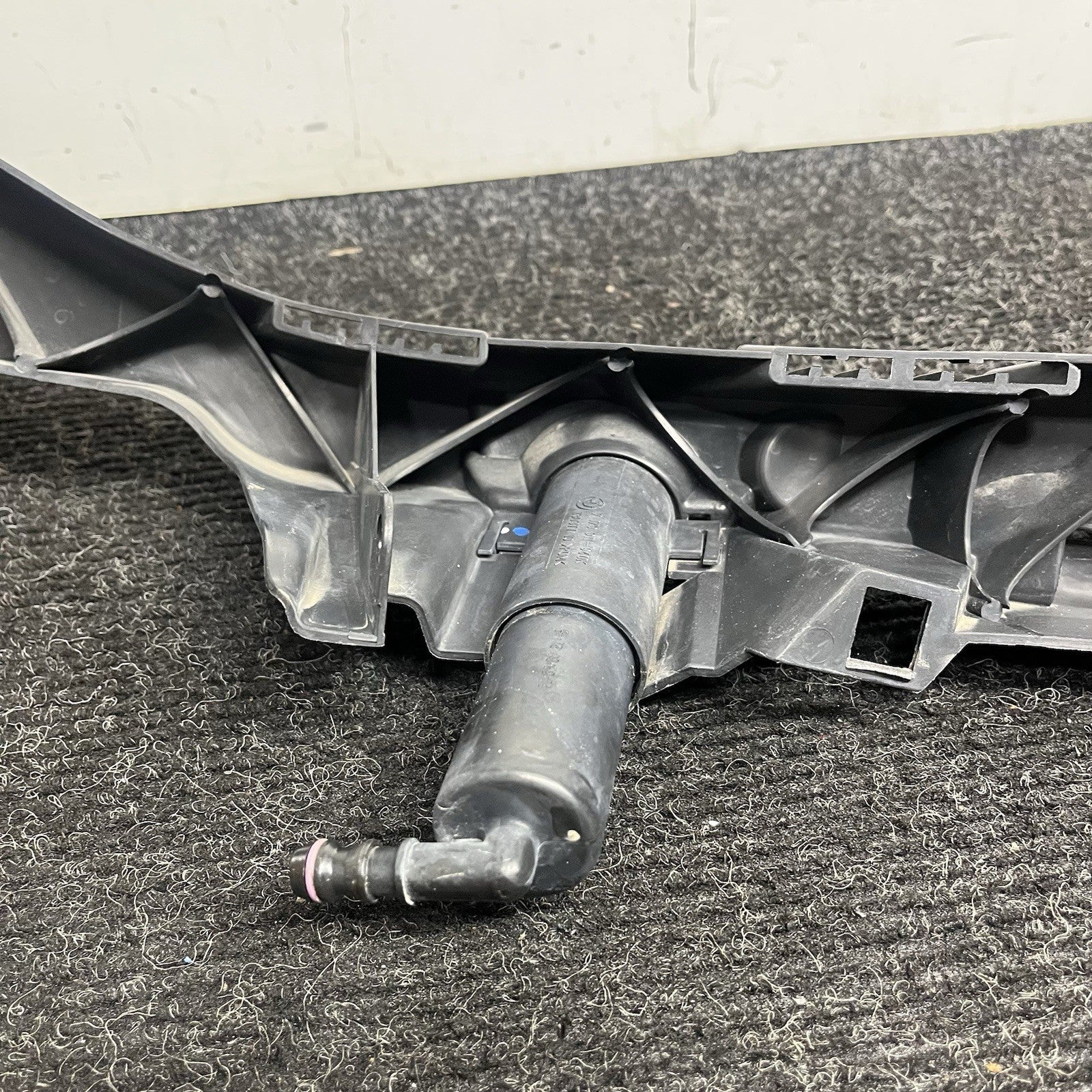☑️ 07-10 OEM BMW E92 E93 328 335 Right Passenger Headlight Bracket Carrier Mount